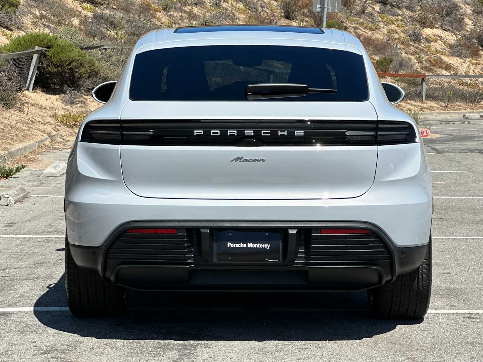 Thumbnail: 2025 Porsche Macan - 8