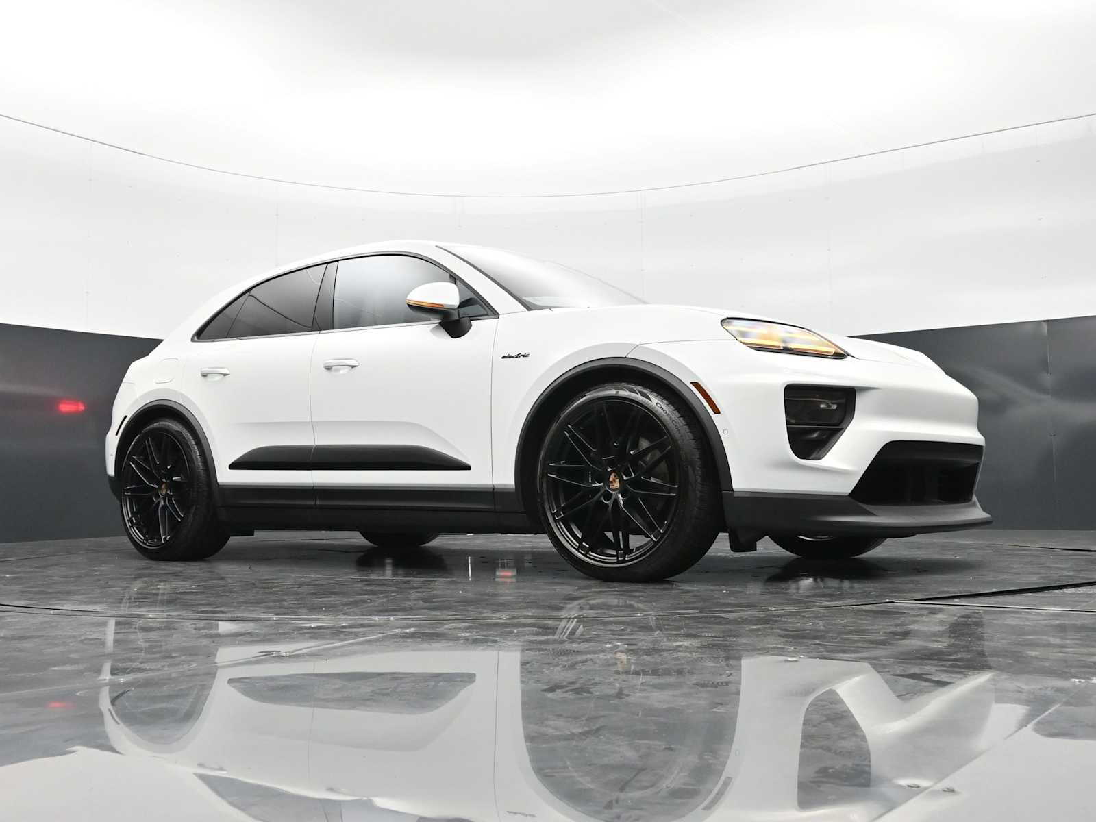 Thumbnail: 2025 Porsche Macan - 47