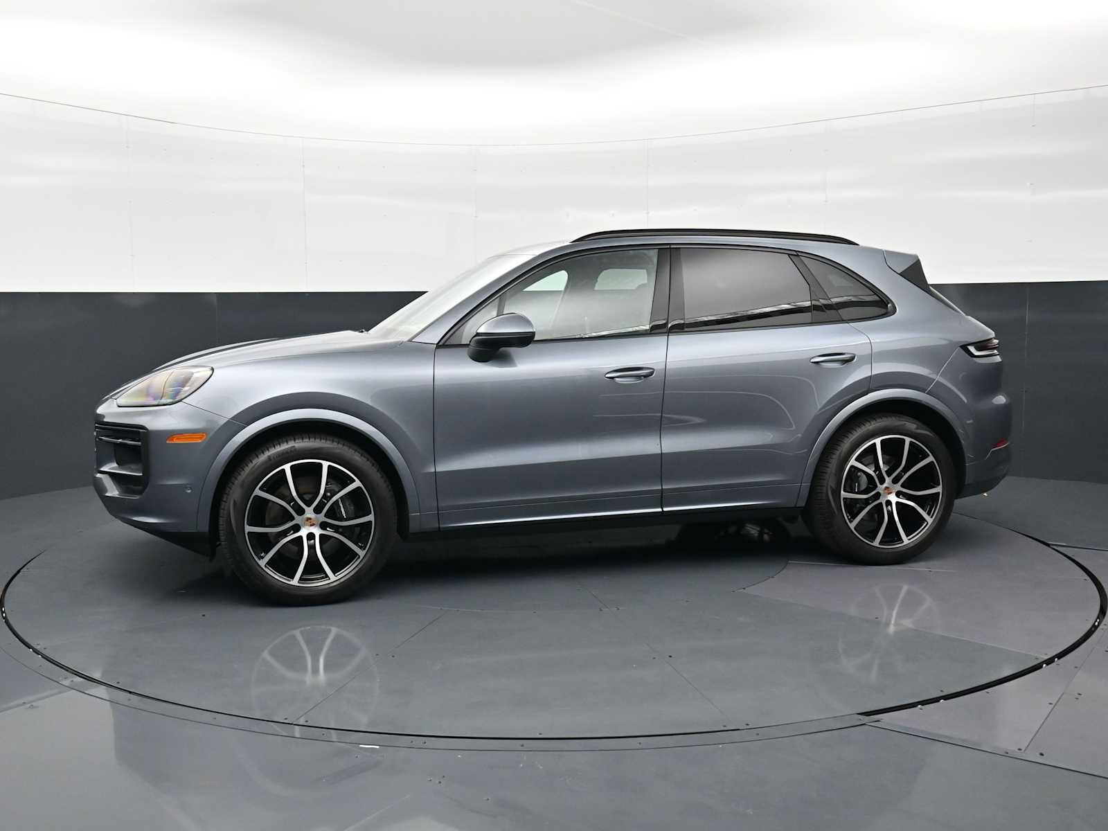 Thumbnail: 2026 Porsche Cayenne - 2