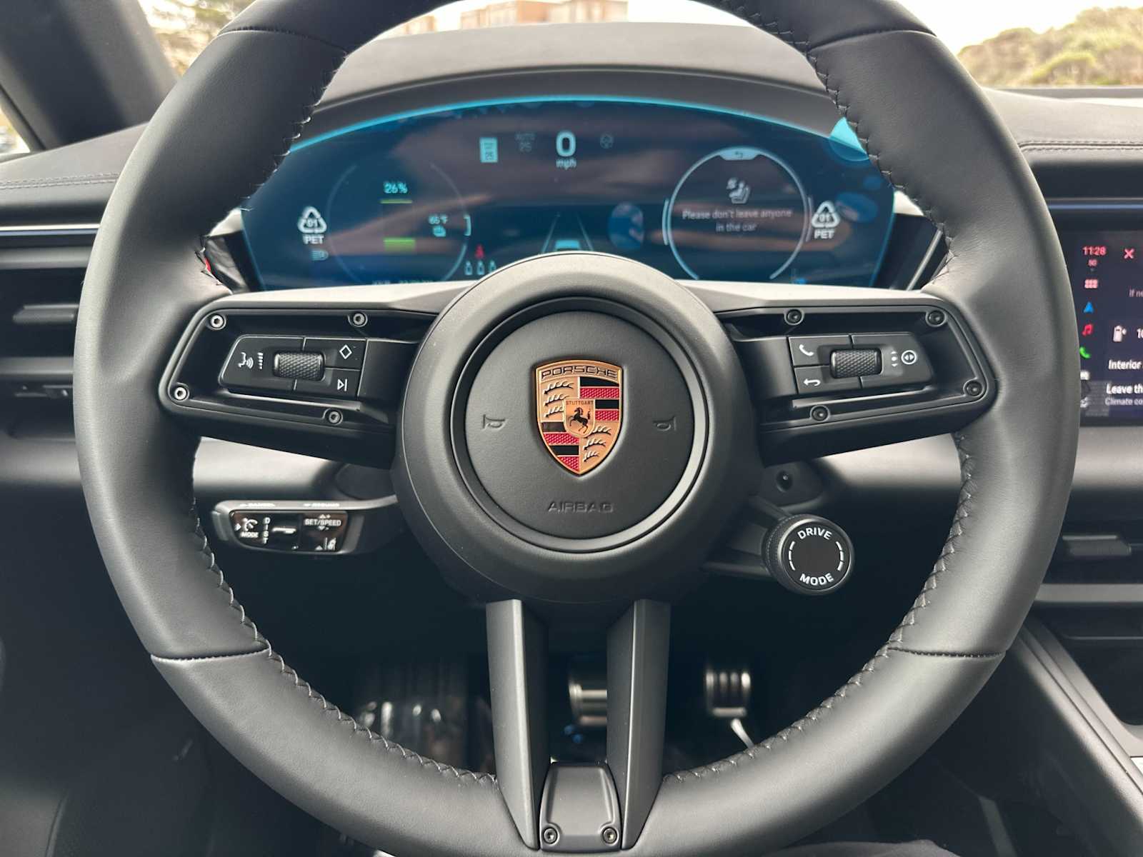 Thumbnail: 2025 Porsche Macan - 22