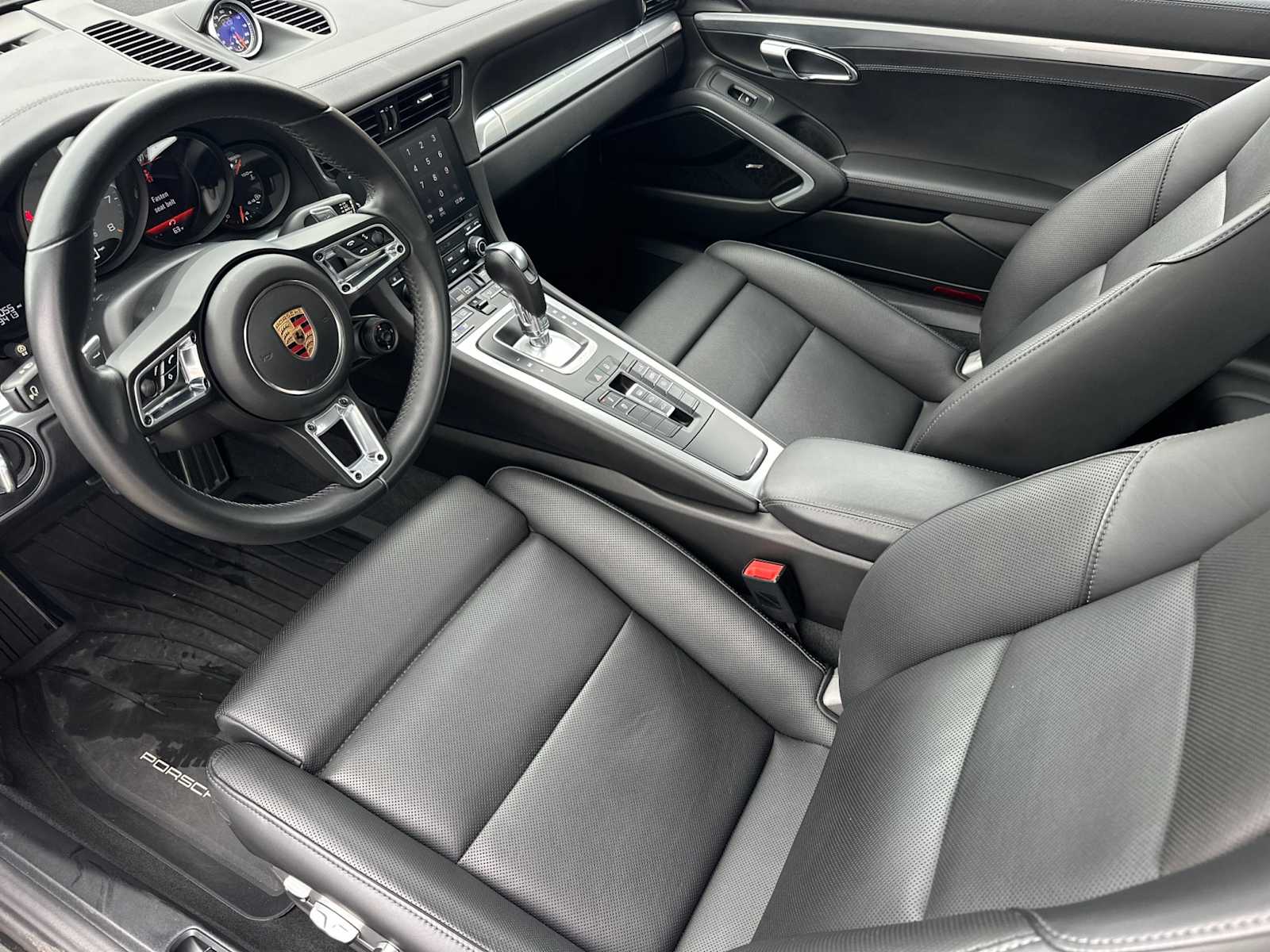 Thumbnail: 2017 Porsche 911 - 4