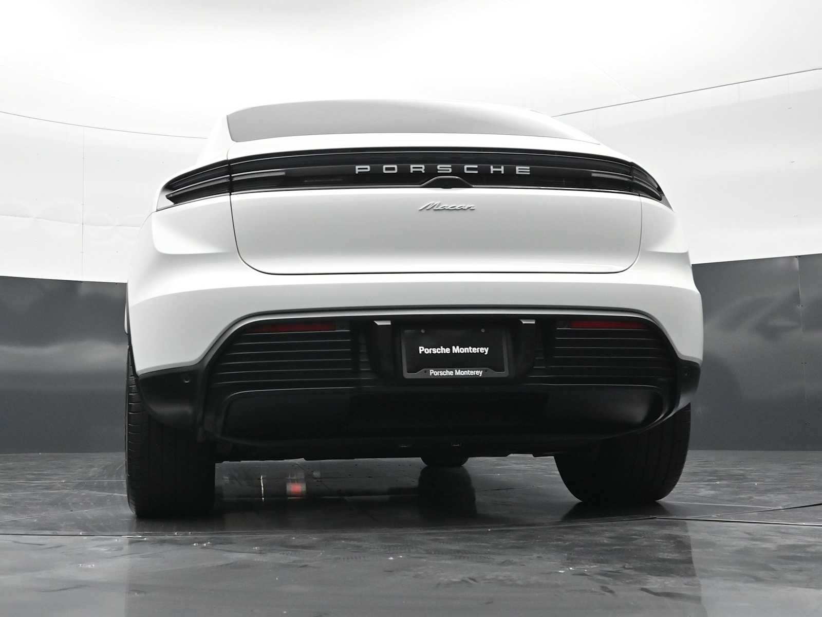 Thumbnail: 2025 Porsche Macan - 39
