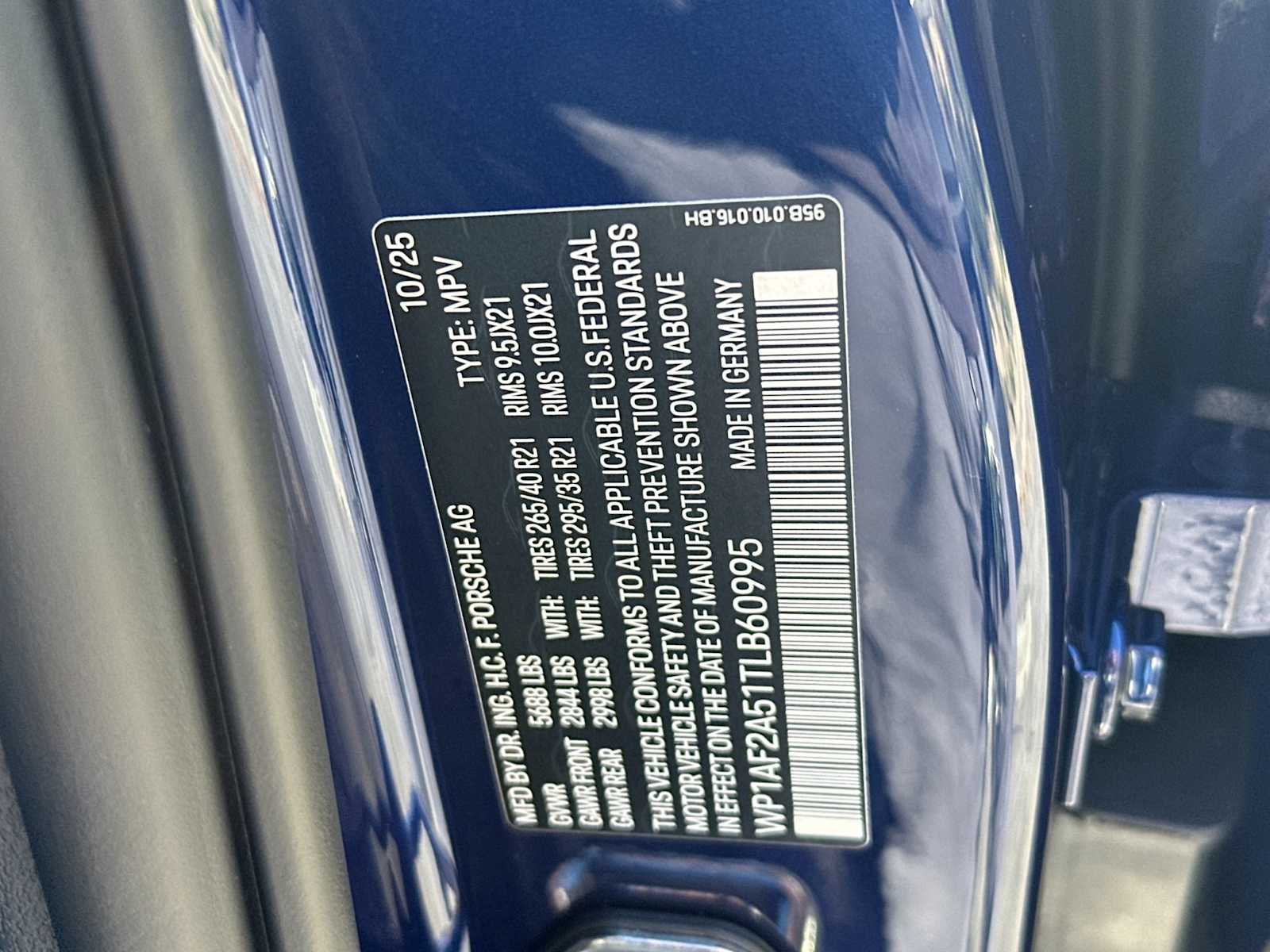 Thumbnail: 2026 Porsche Macan - 30