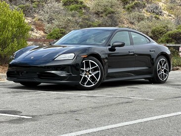 2025 Porsche Taycan 4 Sedan