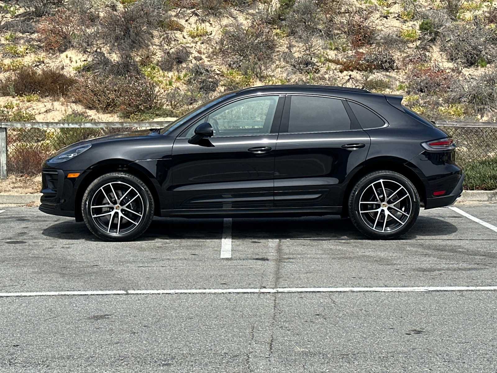 Thumbnail: 2025 Porsche Macan - 2