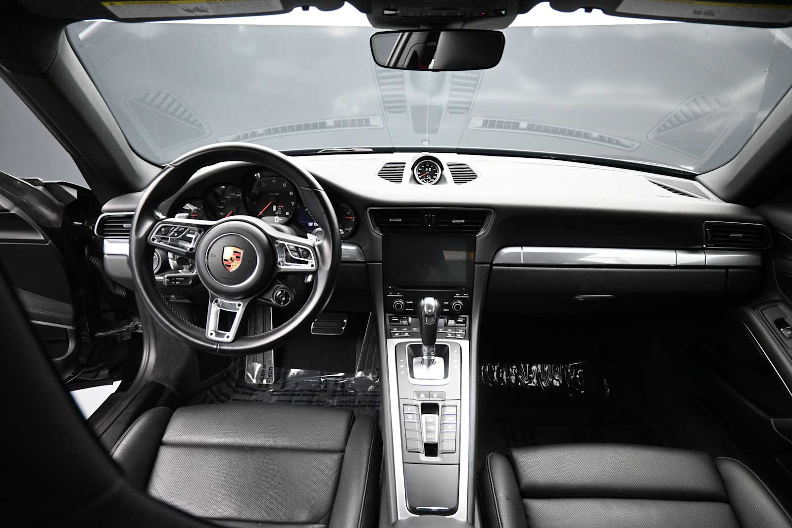 Thumbnail: 2018 Porsche 911 - 6