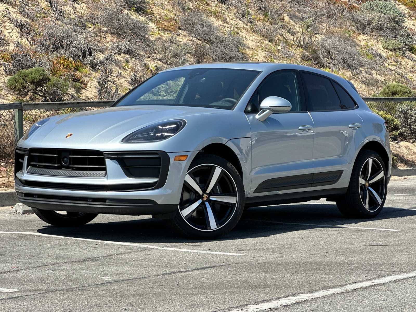 Thumbnail: 2024 Porsche Macan - 1