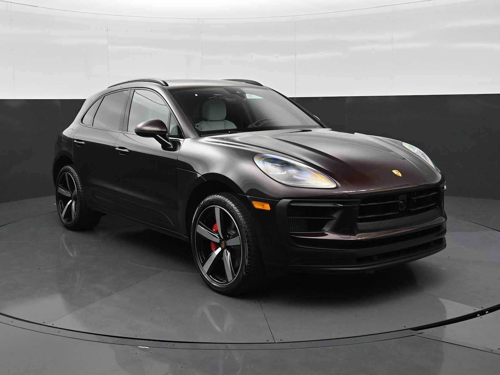 Thumbnail: 2026 Porsche Macan - 28