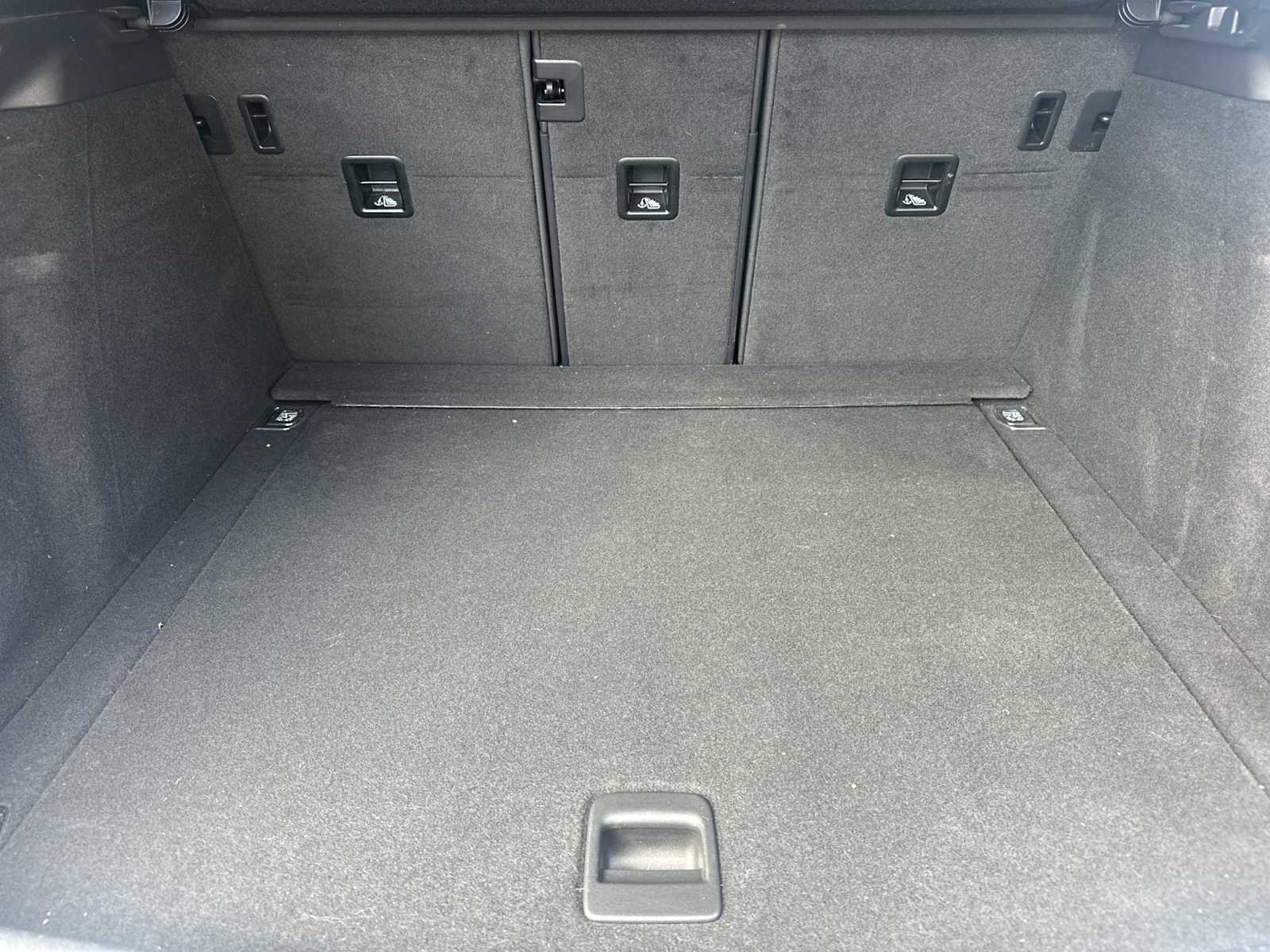 Thumbnail: 2022 Porsche Macan - 15