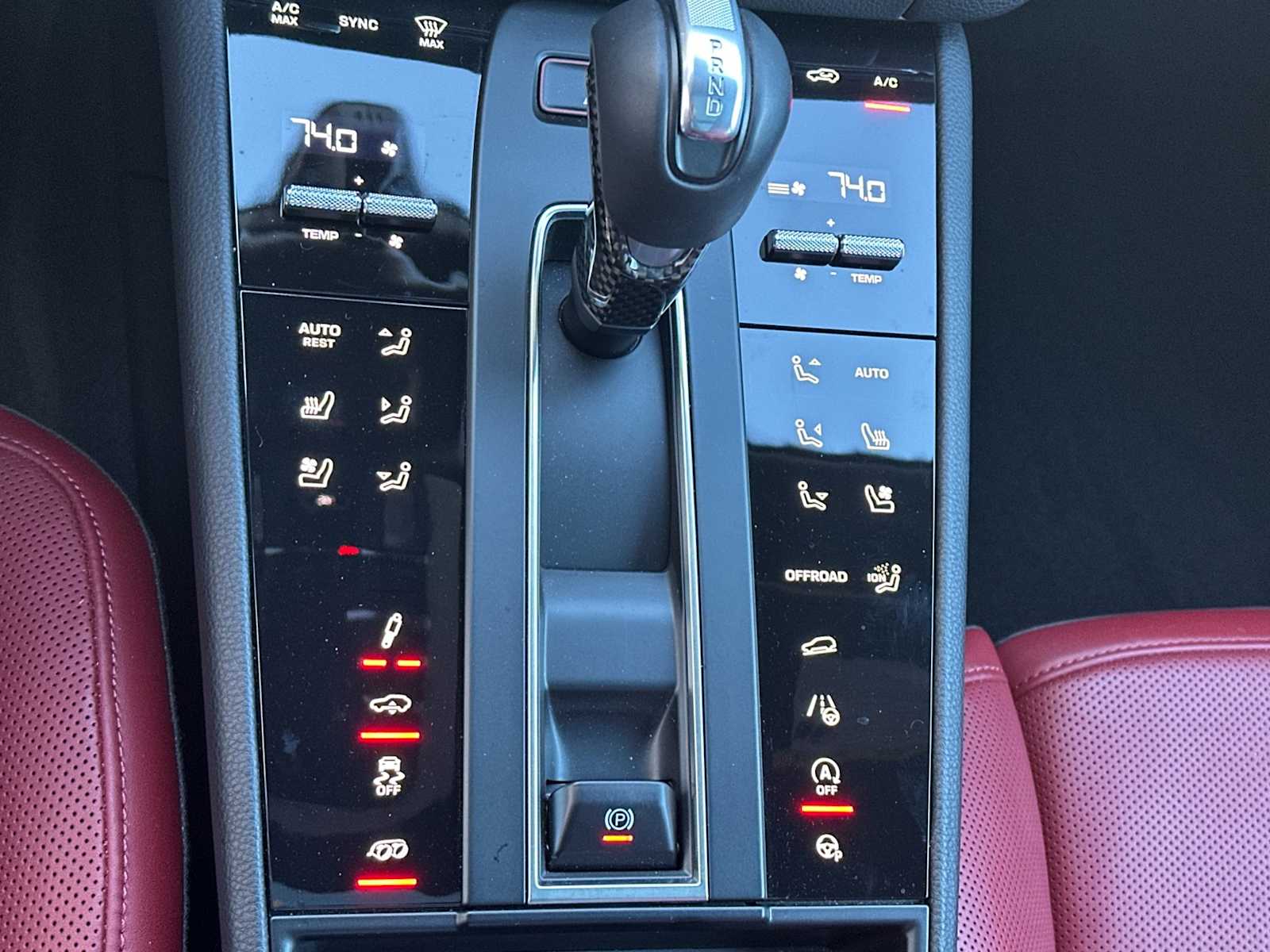 Thumbnail: 2025 Porsche Macan - 22