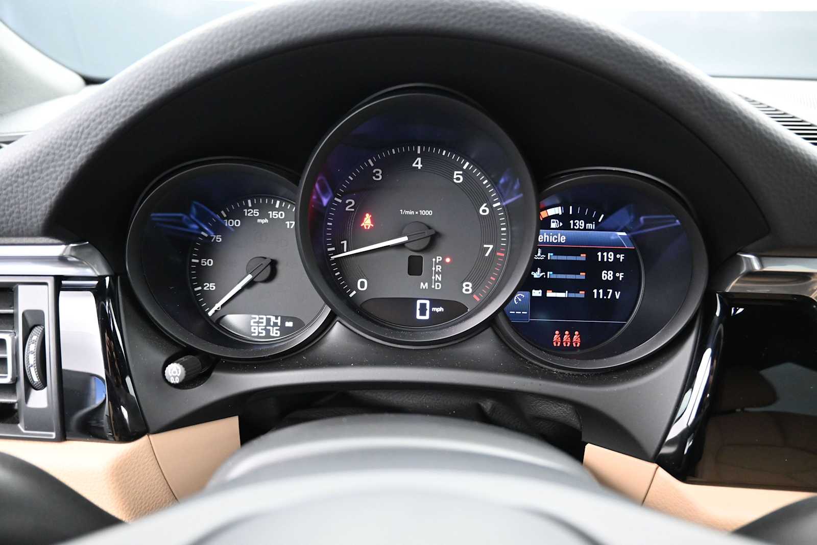 2025 Porsche Macan Base - Photo 10