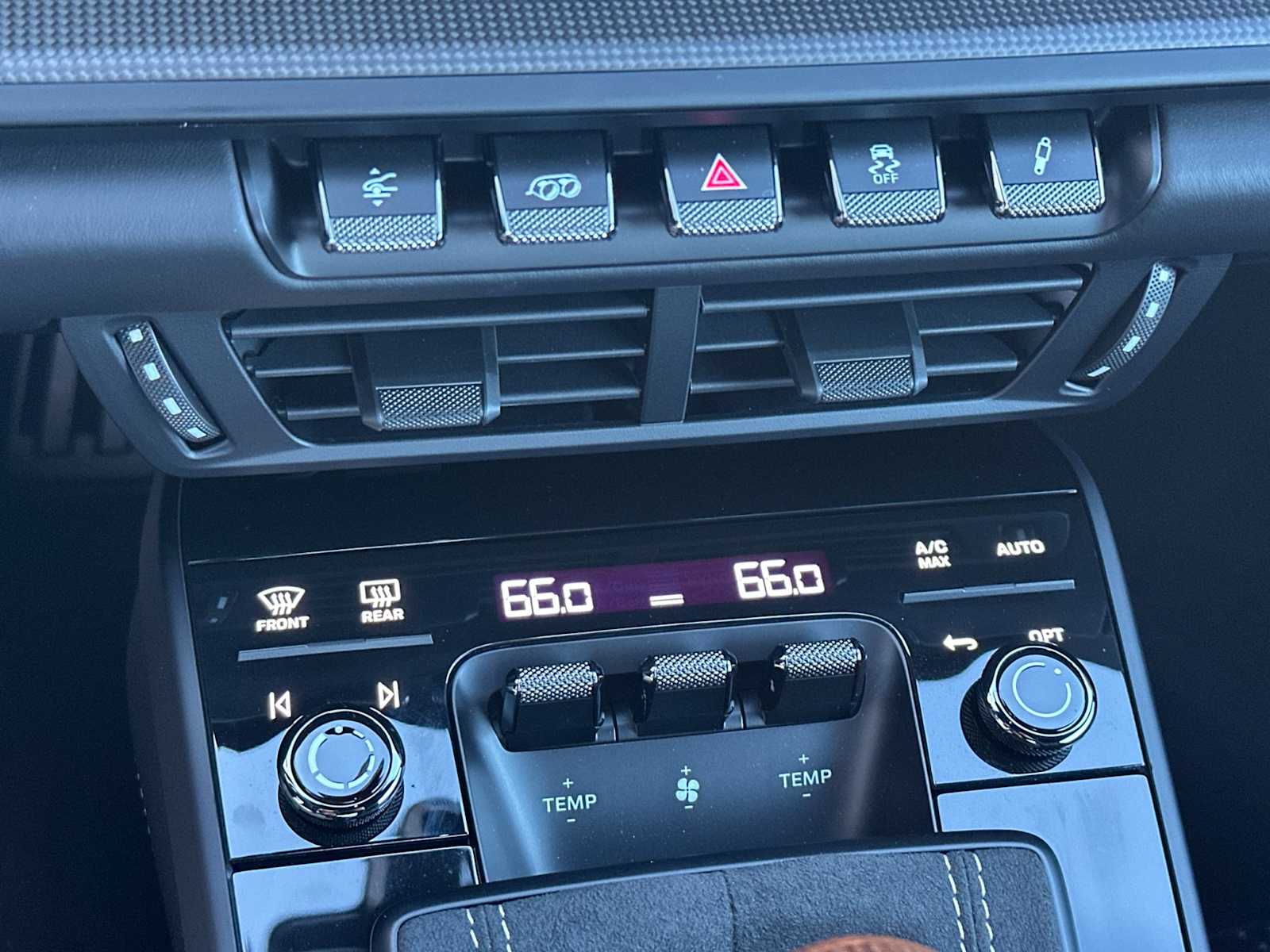 Thumbnail: 2025 Porsche 911 - 21