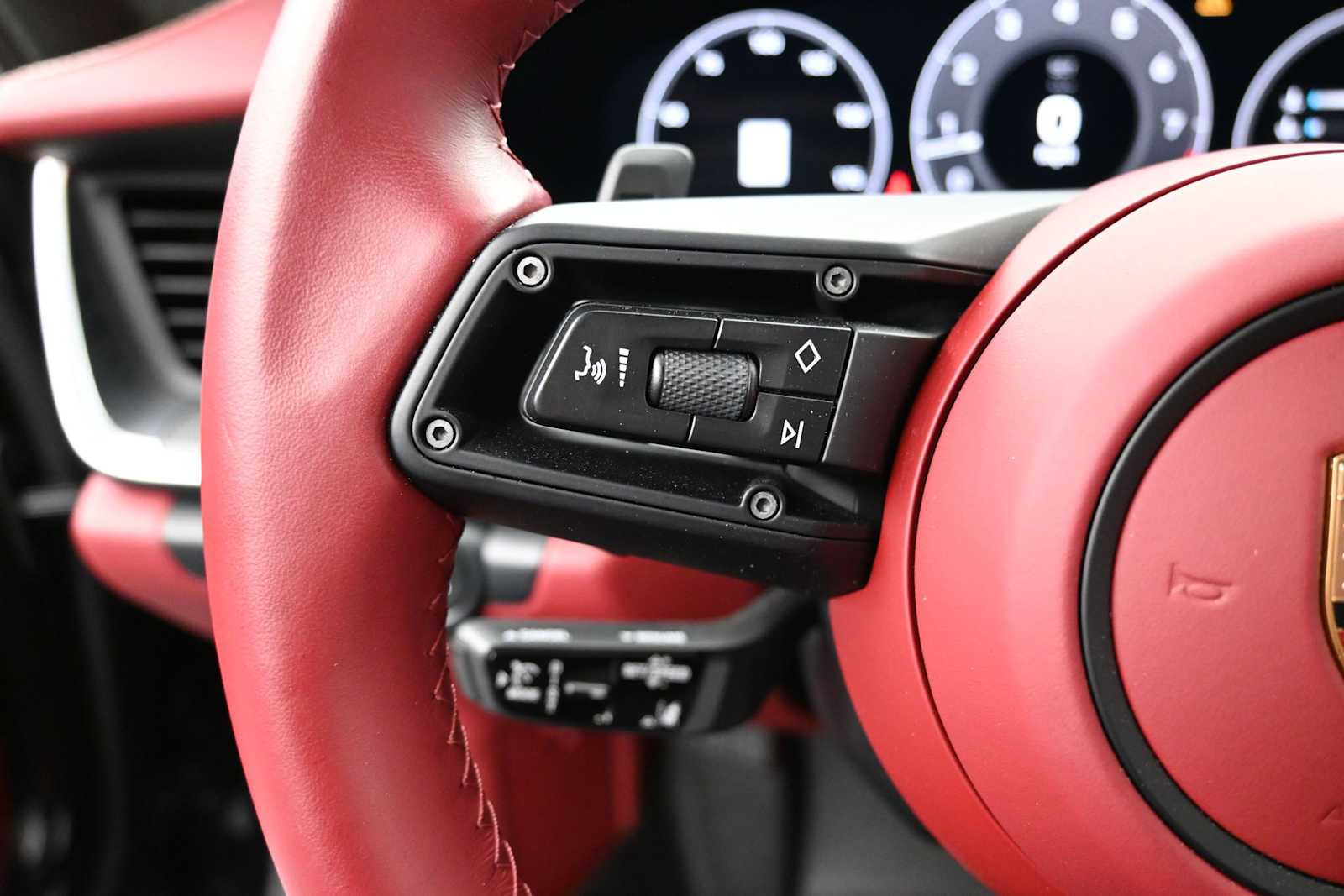2025 Porsche 911 - Photo 15