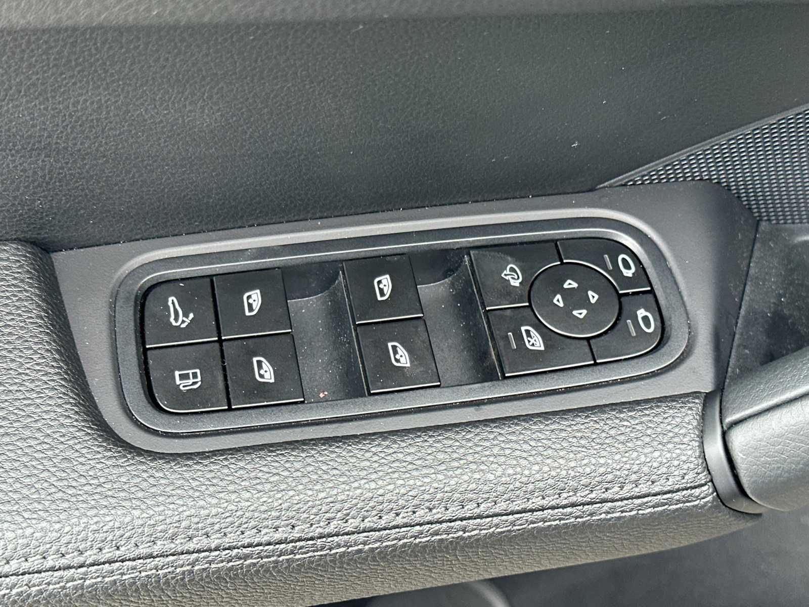 Thumbnail: 2025 Porsche Cayenne - 13