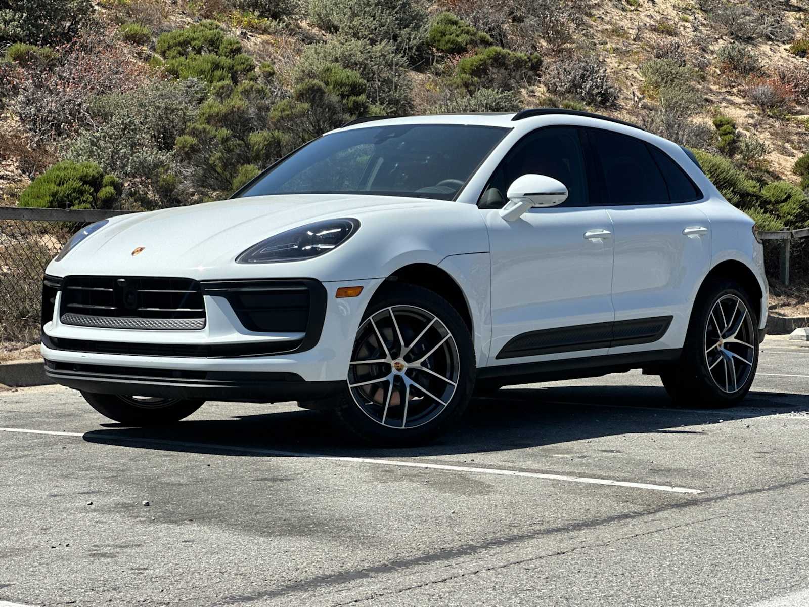 Thumbnail: 2024 Porsche Macan - 1