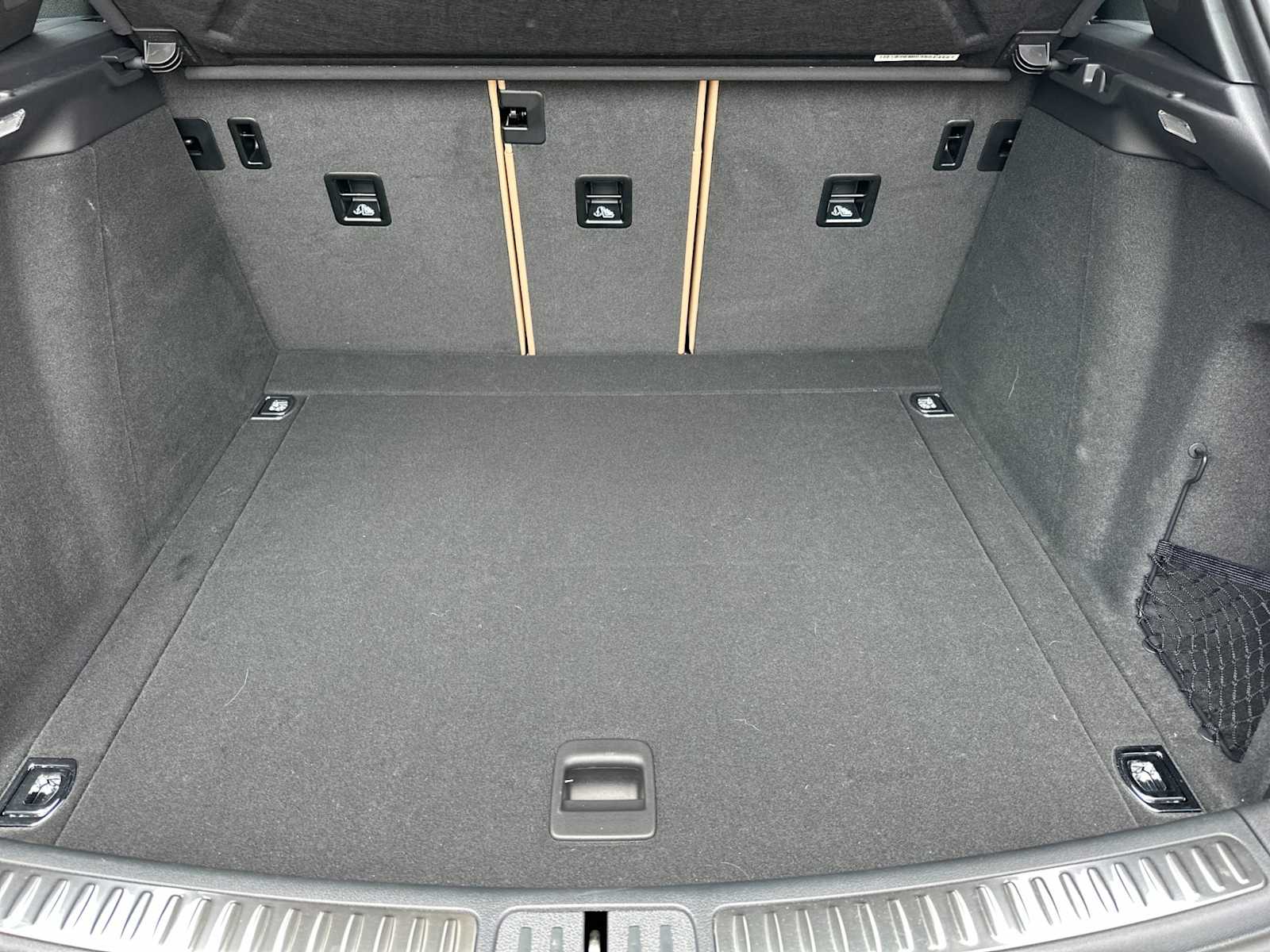 Thumbnail: 2025 Porsche Macan - 15