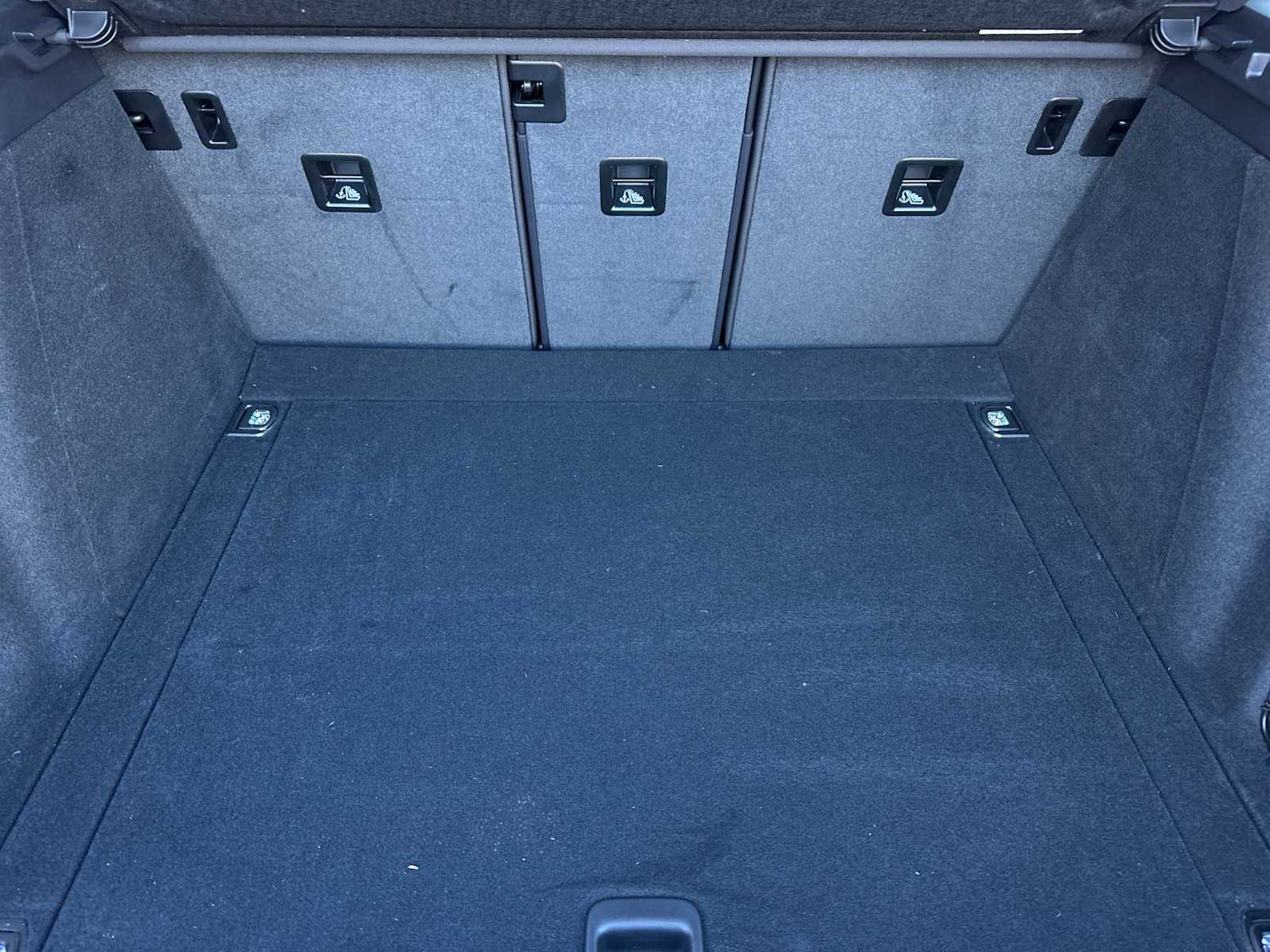 Thumbnail: 2024 Porsche Macan - 16