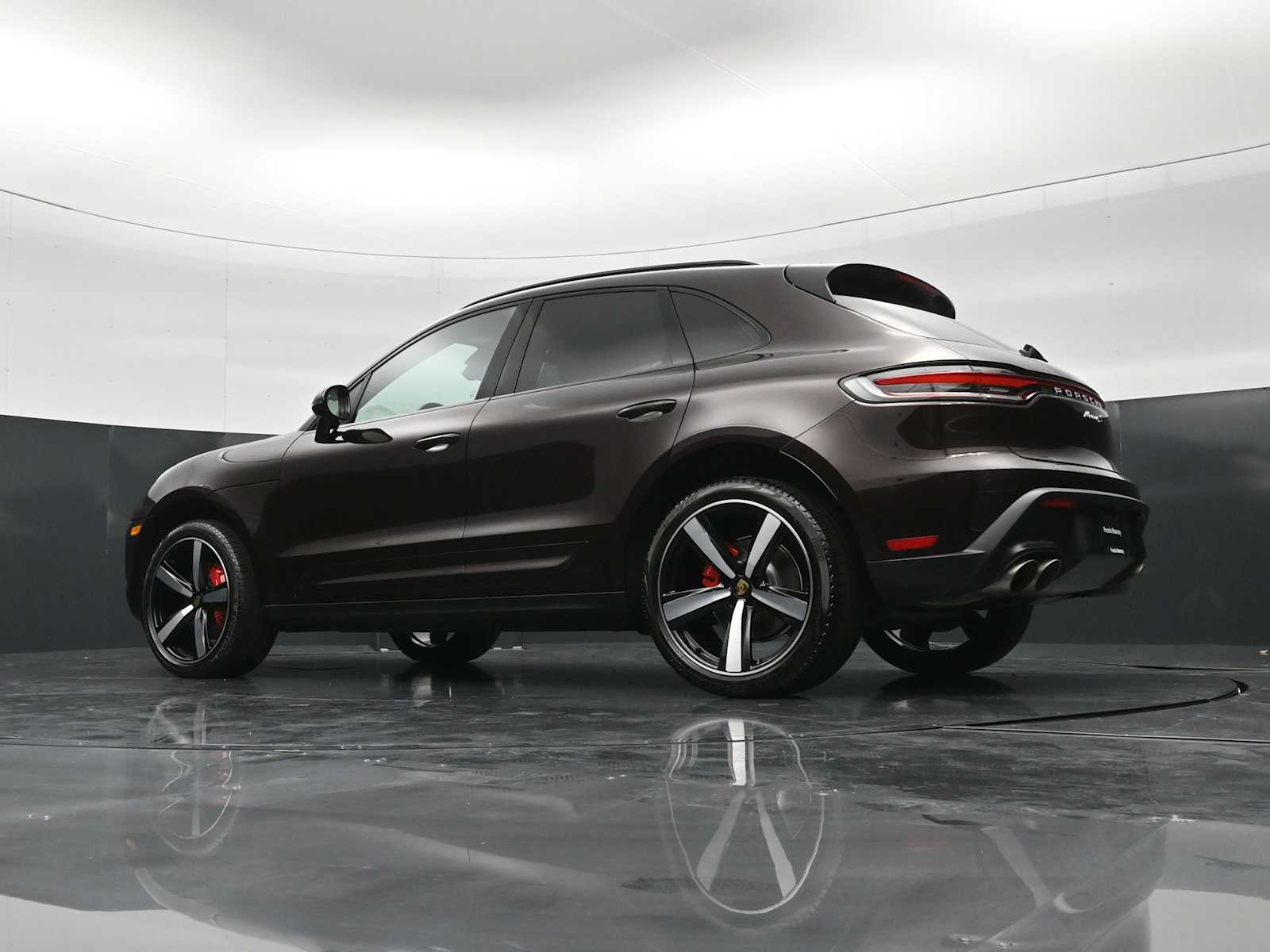 Thumbnail: 2026 Porsche Macan - 39