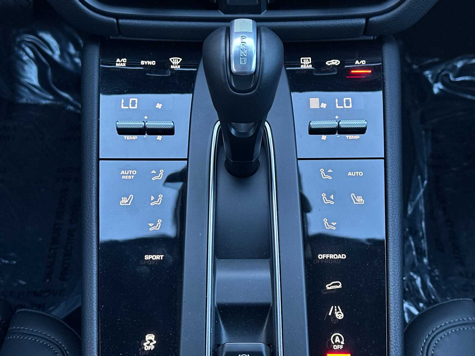 Thumbnail: 2024 Porsche Macan - 22