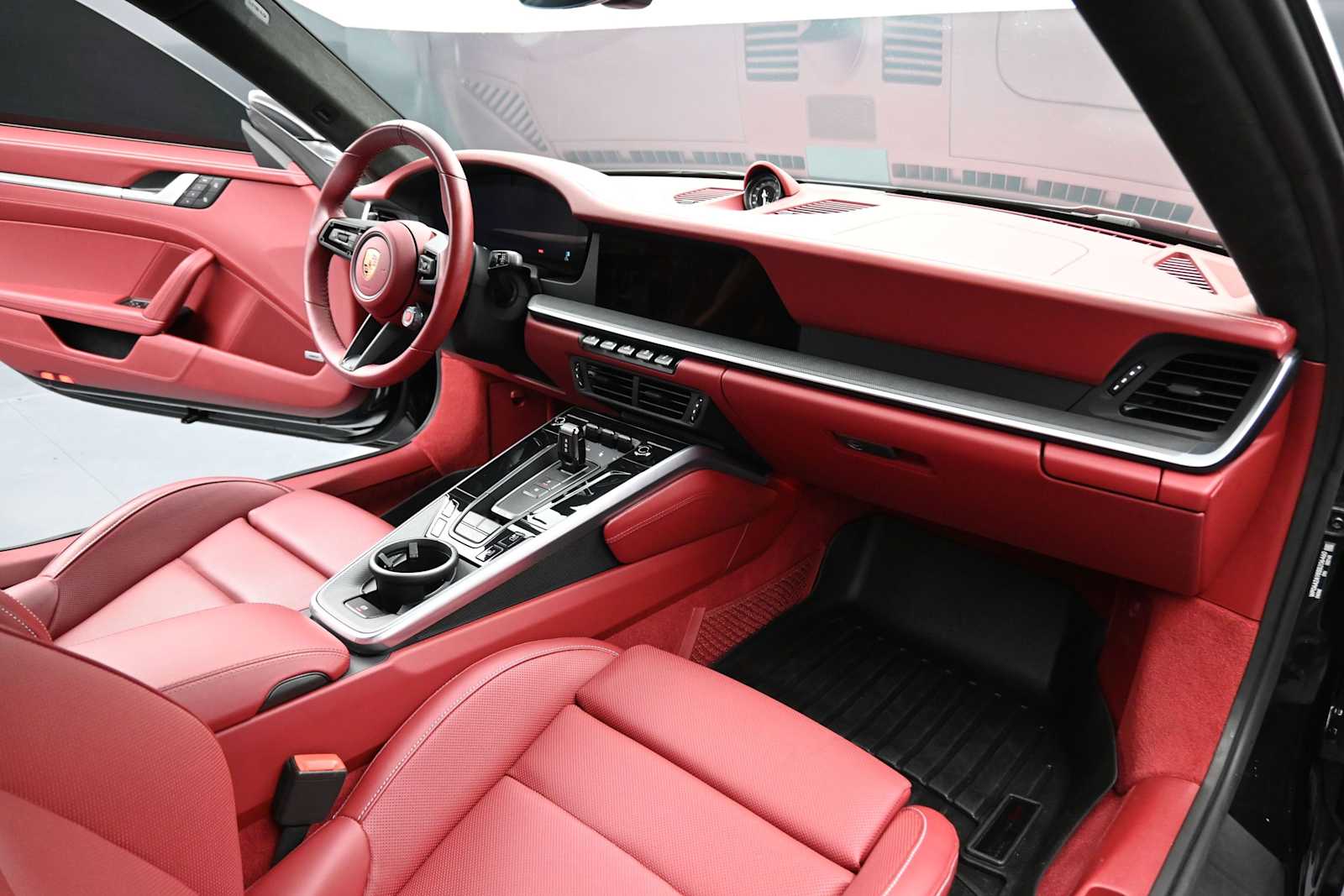 2025 Porsche 911 - Photo 20