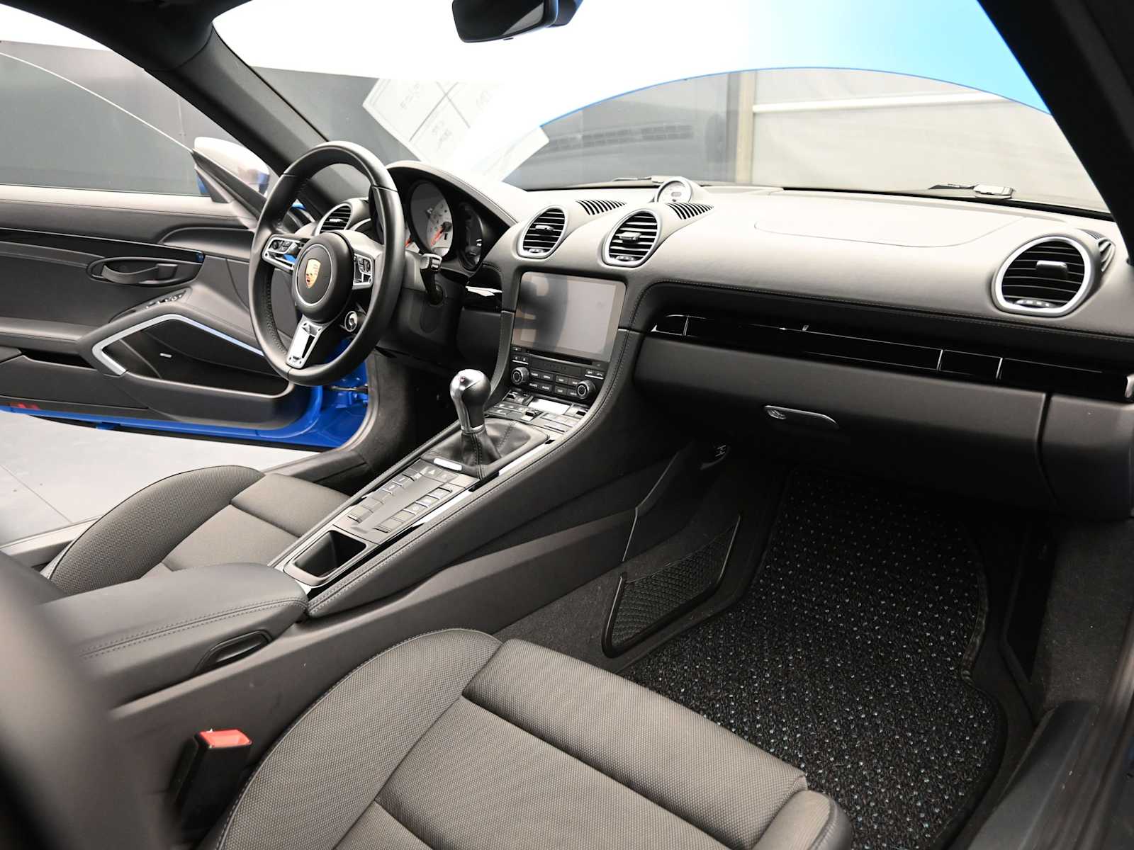 Thumbnail: 2022 Porsche 718 Cayman - 26