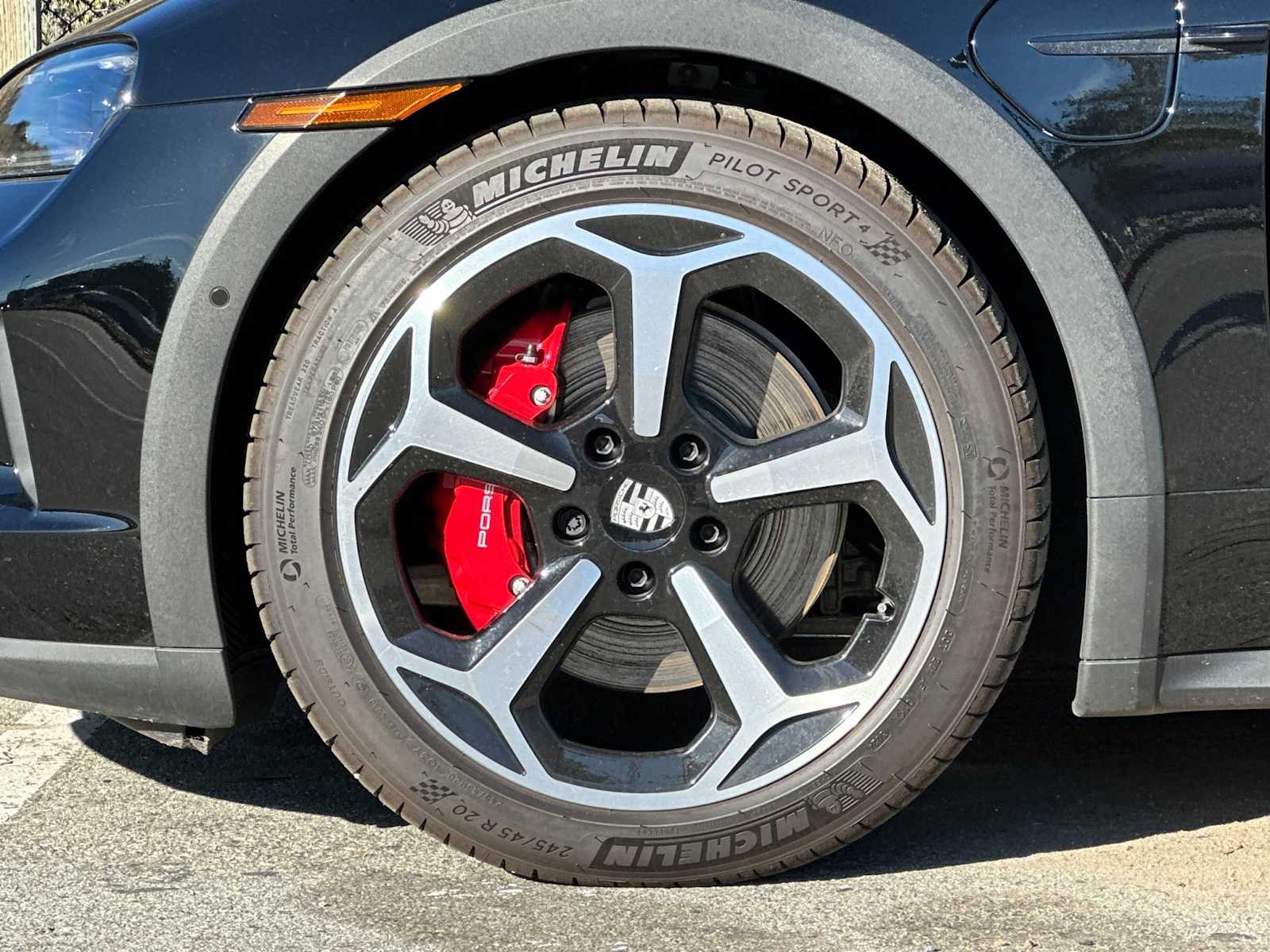 Thumbnail: 2025 Porsche Taycan - 27