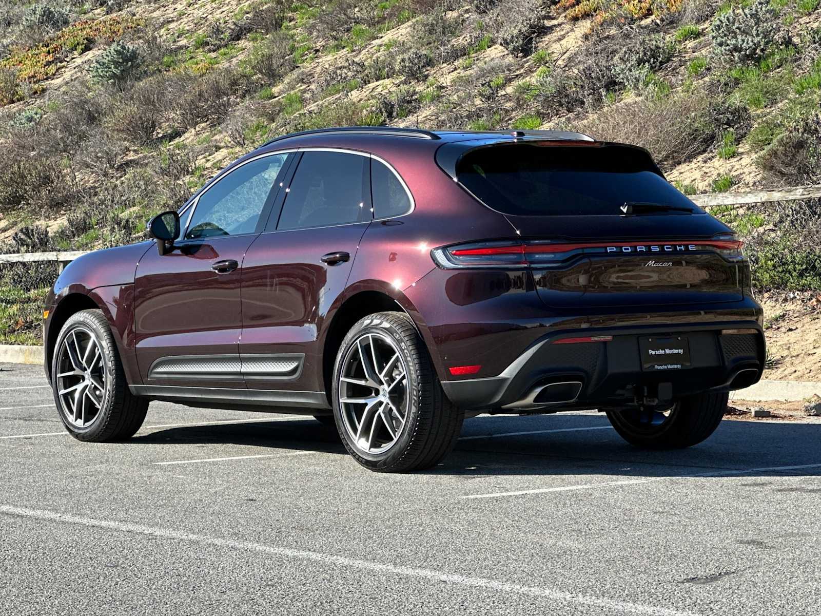 Thumbnail: 2026 Porsche Macan - 3