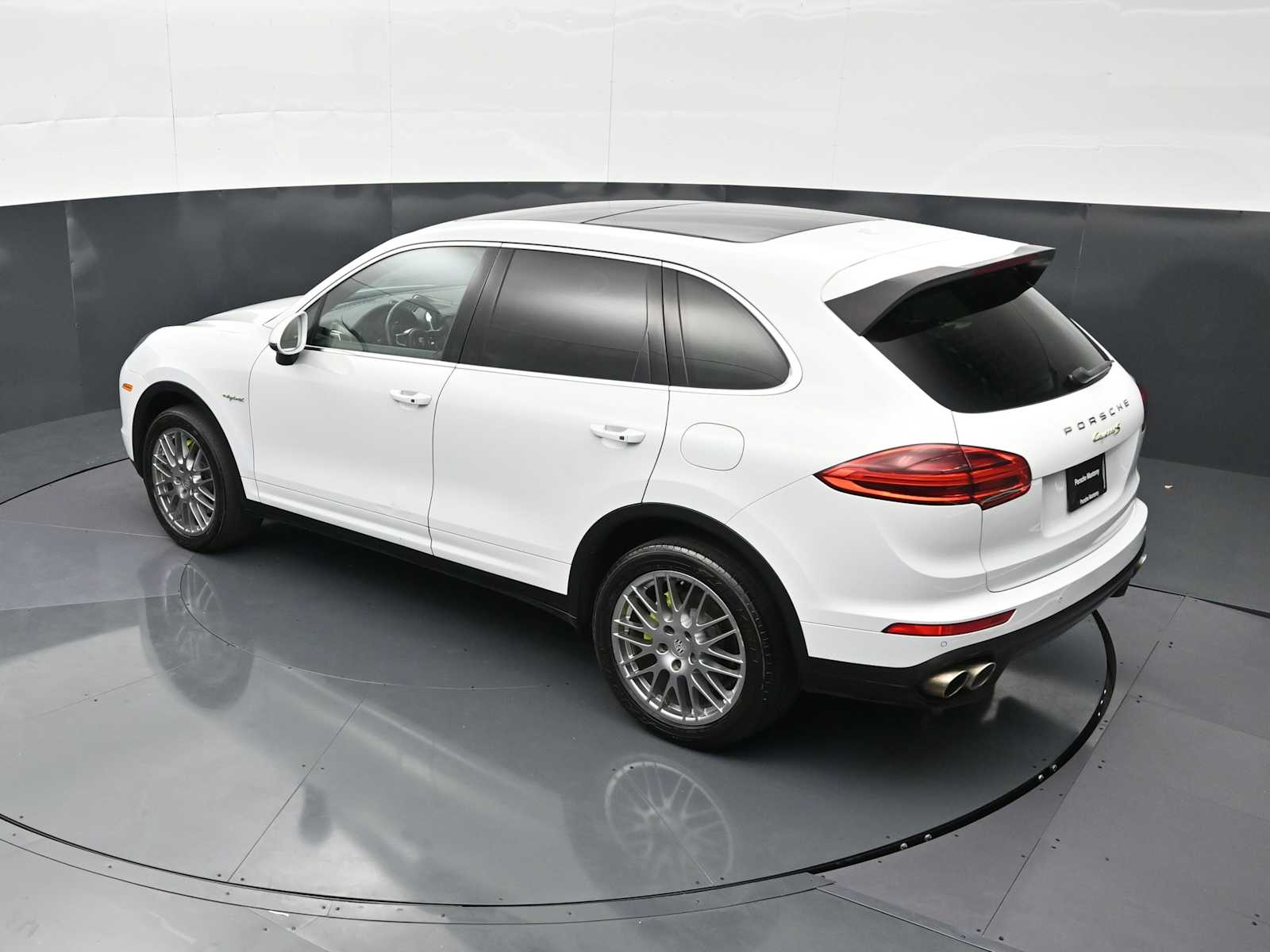 Thumbnail: 2015 Porsche Cayenne - 28