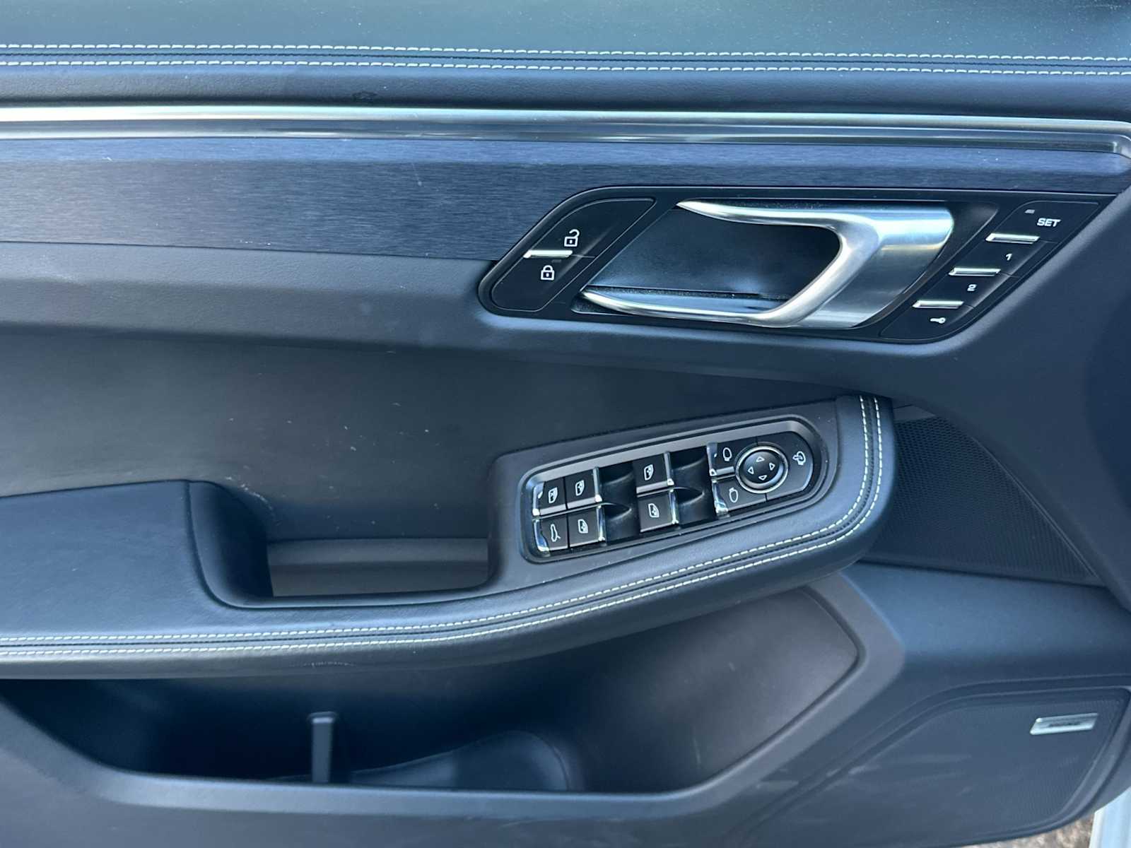Thumbnail: 2024 Porsche Macan - 12