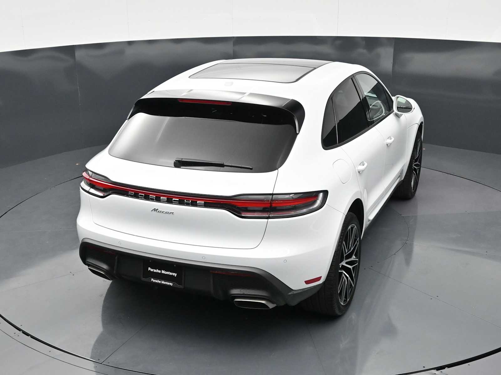 Thumbnail: 2026 Porsche Macan - 33