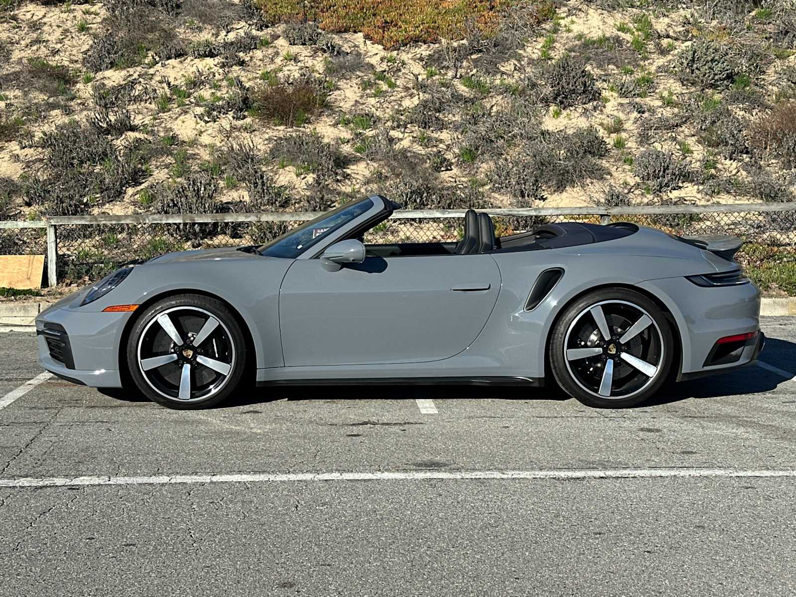 Thumbnail: 2023 Porsche 911 - 2