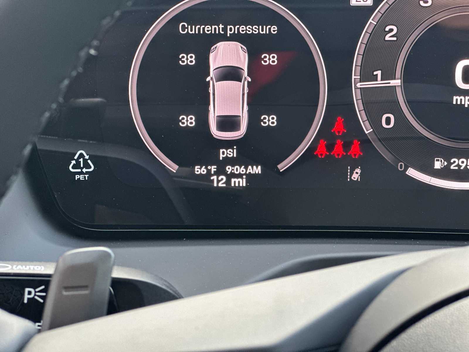 Thumbnail: 2026 Porsche Panamera - 26