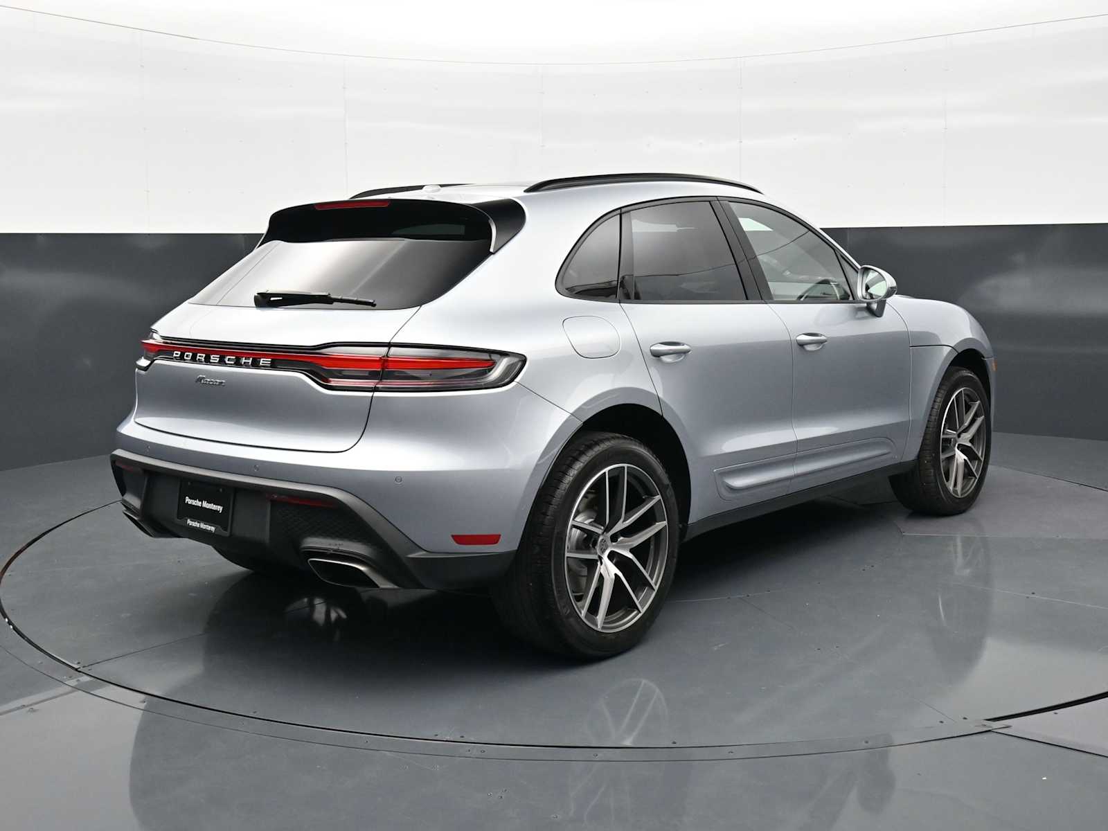 Thumbnail: 2026 Porsche Macan - 31