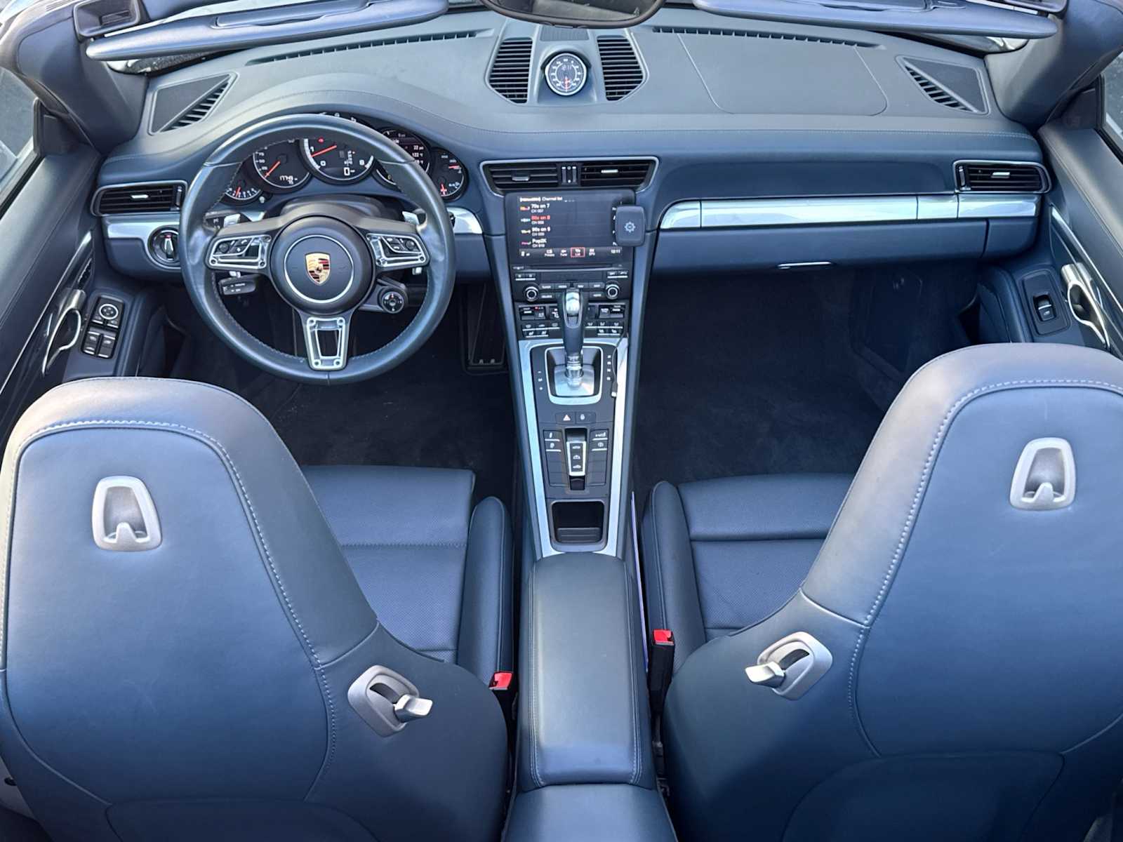 Thumbnail: 2017 Porsche 911 - 6