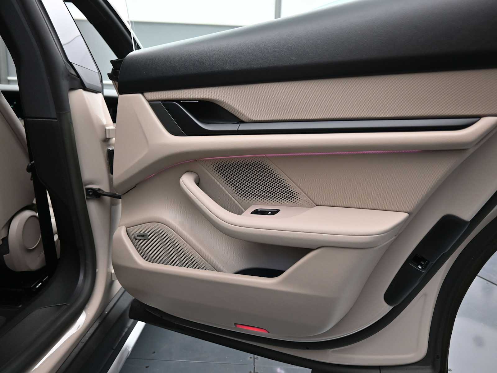 Thumbnail: 2023 Porsche Taycan - 21