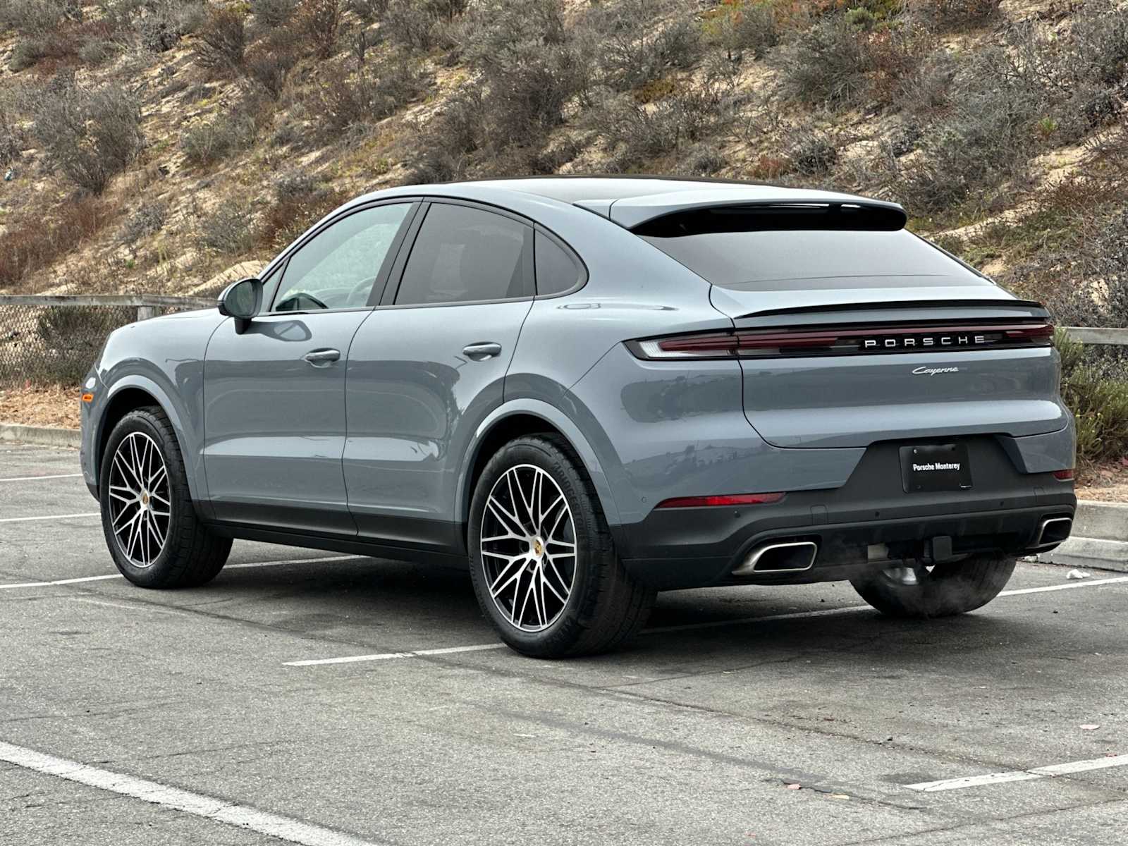 2024 Porsche Cayenne Coupe photo 3