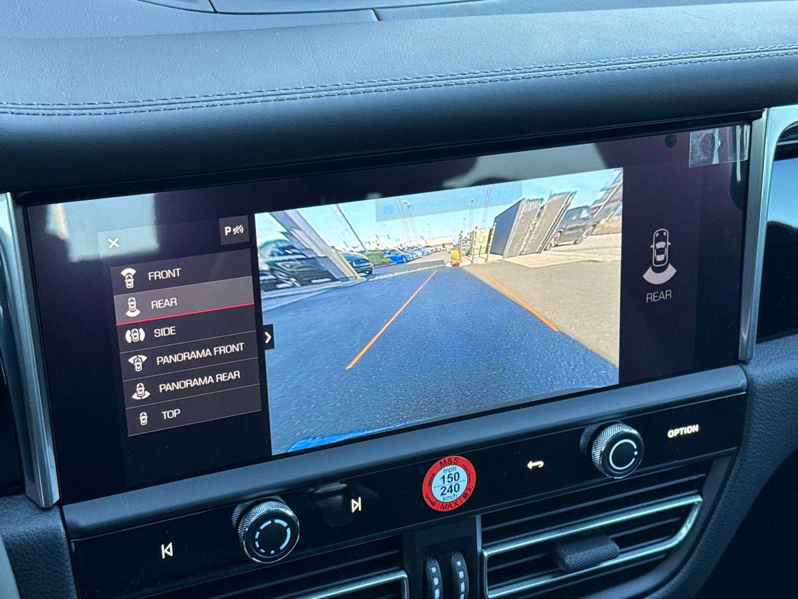 Thumbnail: 2026 Porsche Macan - 21