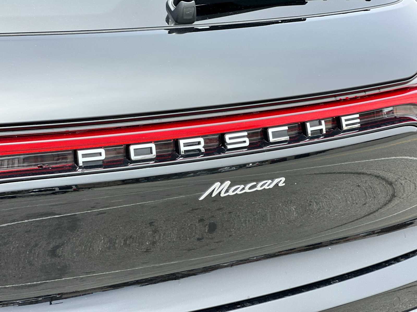 Thumbnail: 2025 Porsche Macan - 25