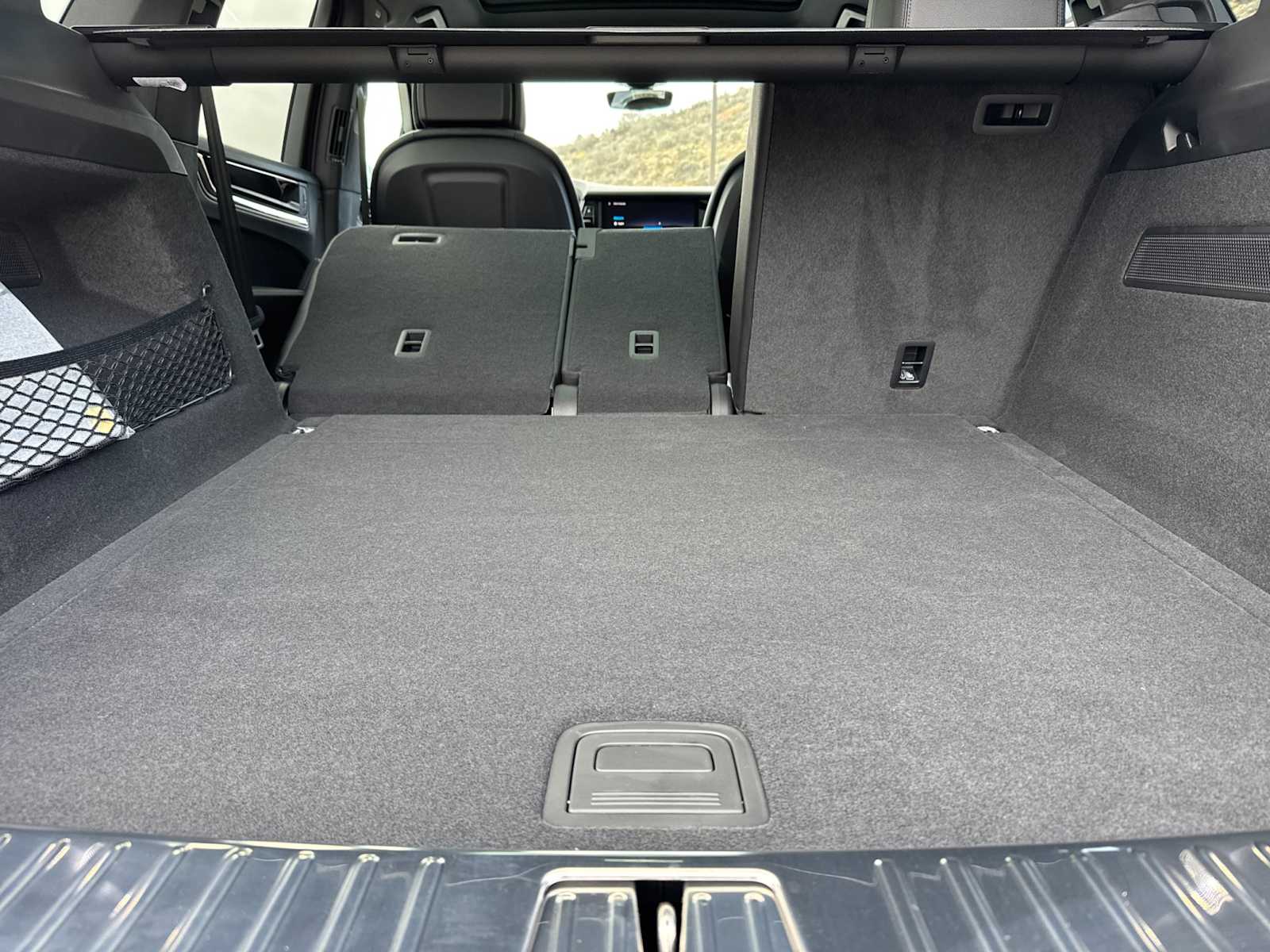 Thumbnail: 2026 Porsche Cayenne - 16