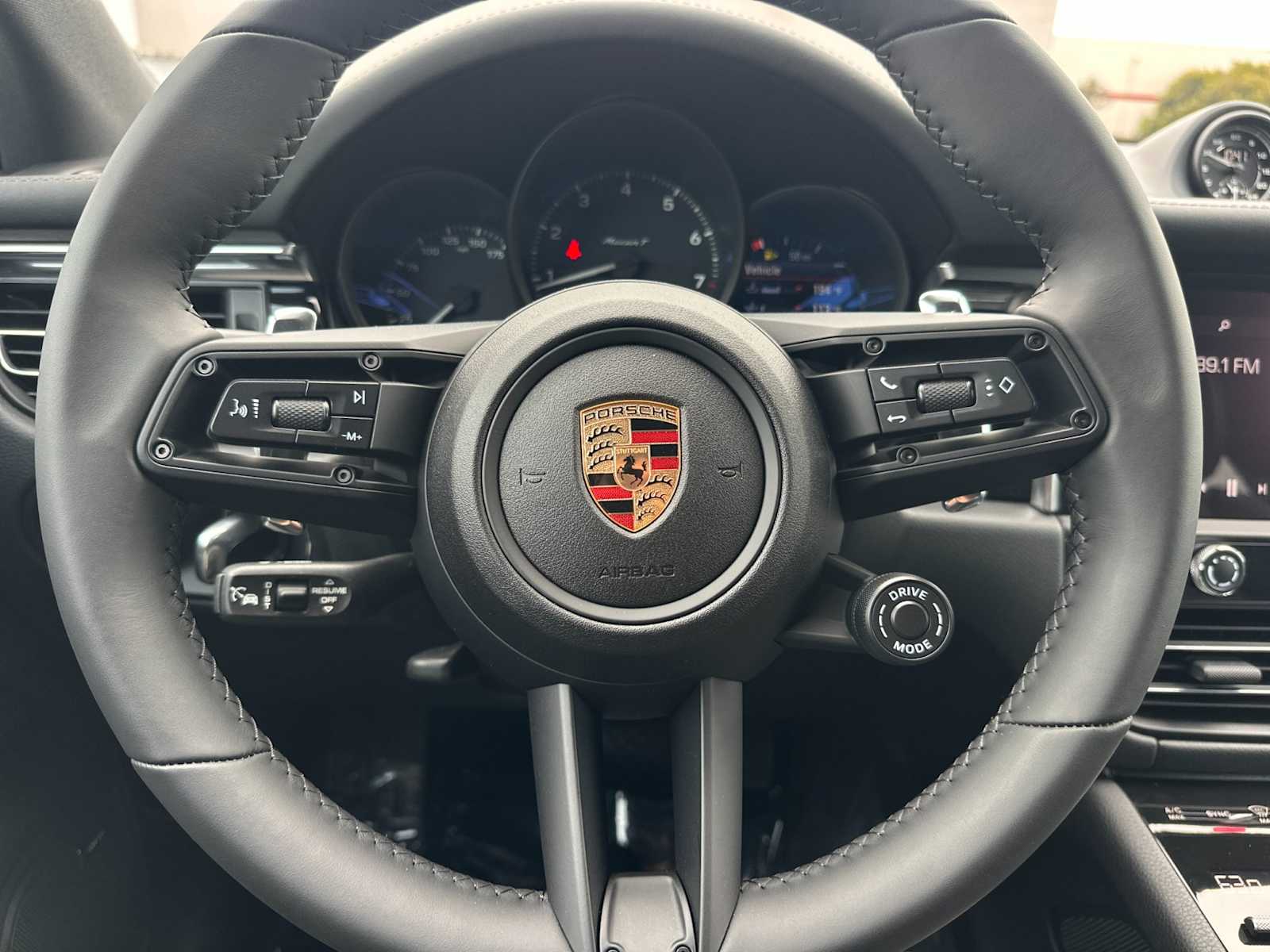 Thumbnail: 2025 Porsche Macan - 23