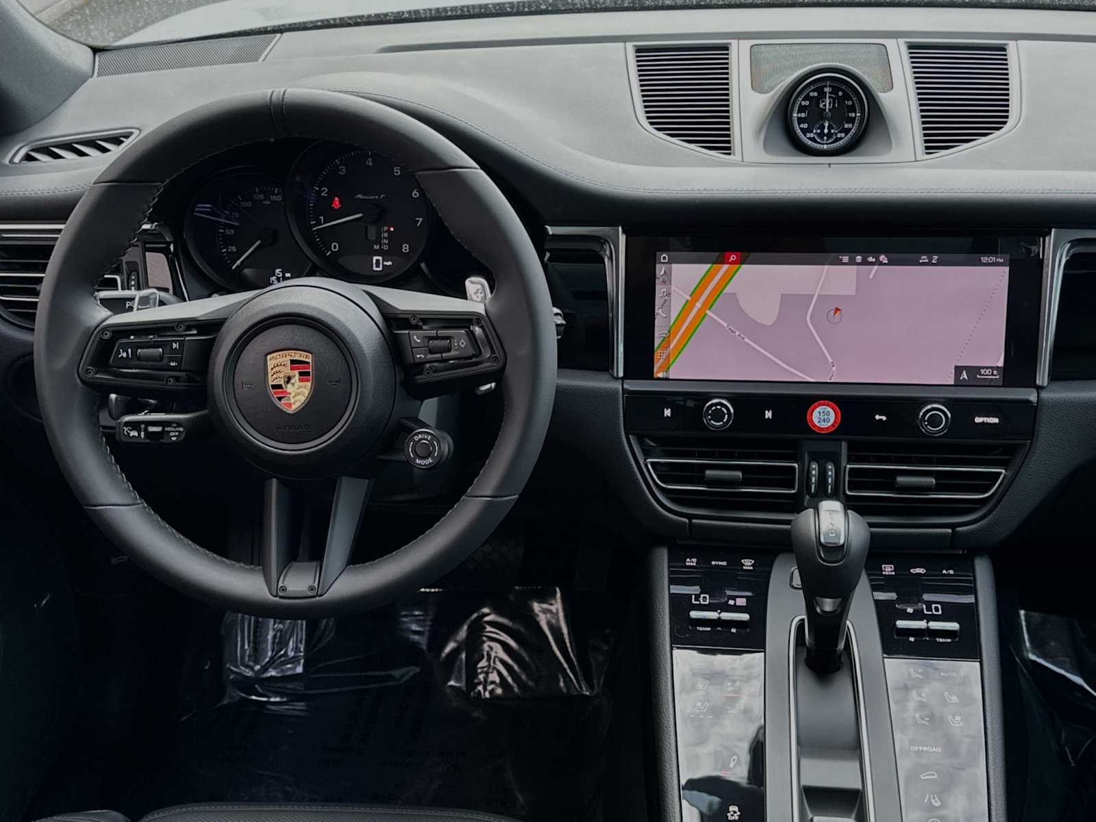Thumbnail: 2025 Porsche Macan - 15