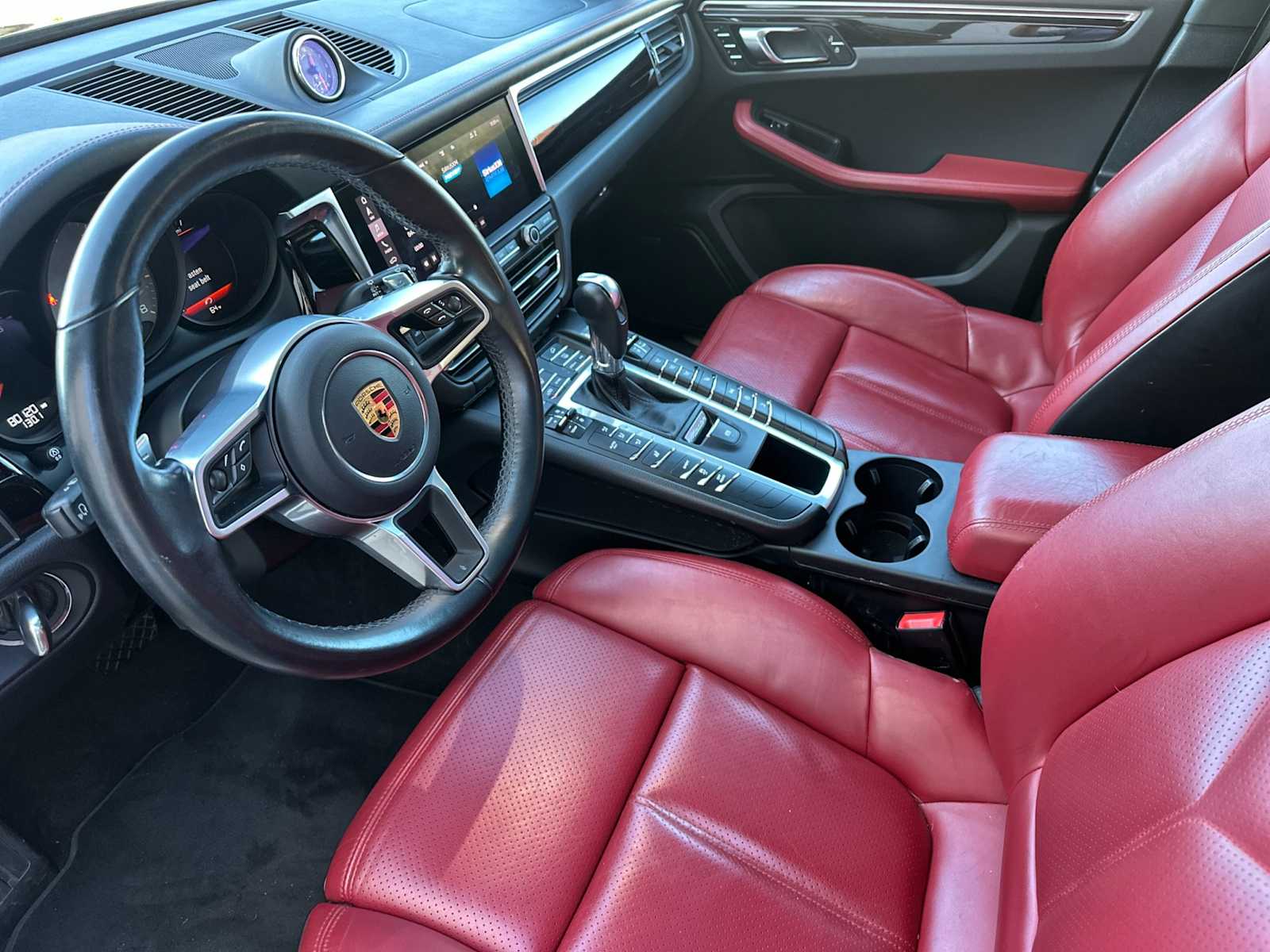 Thumbnail: 2021 Porsche Macan - 4