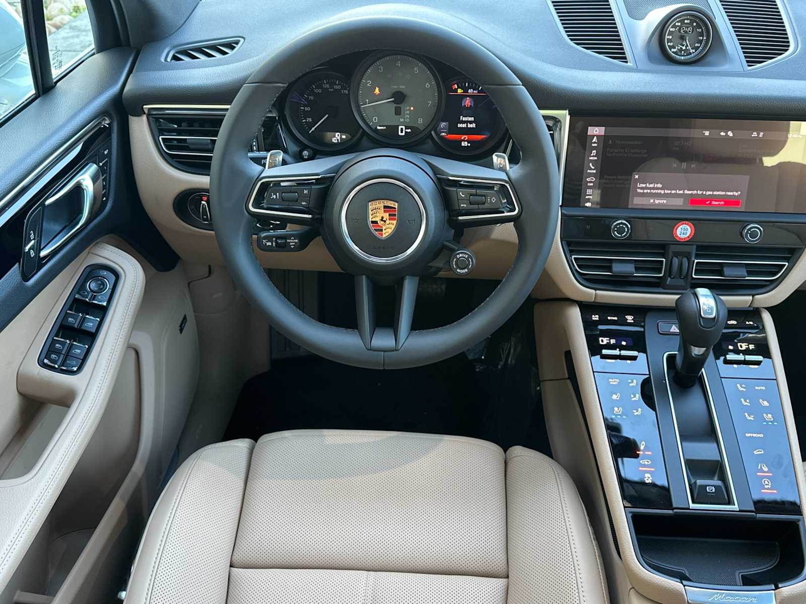 Thumbnail: 2026 Porsche Macan - 15