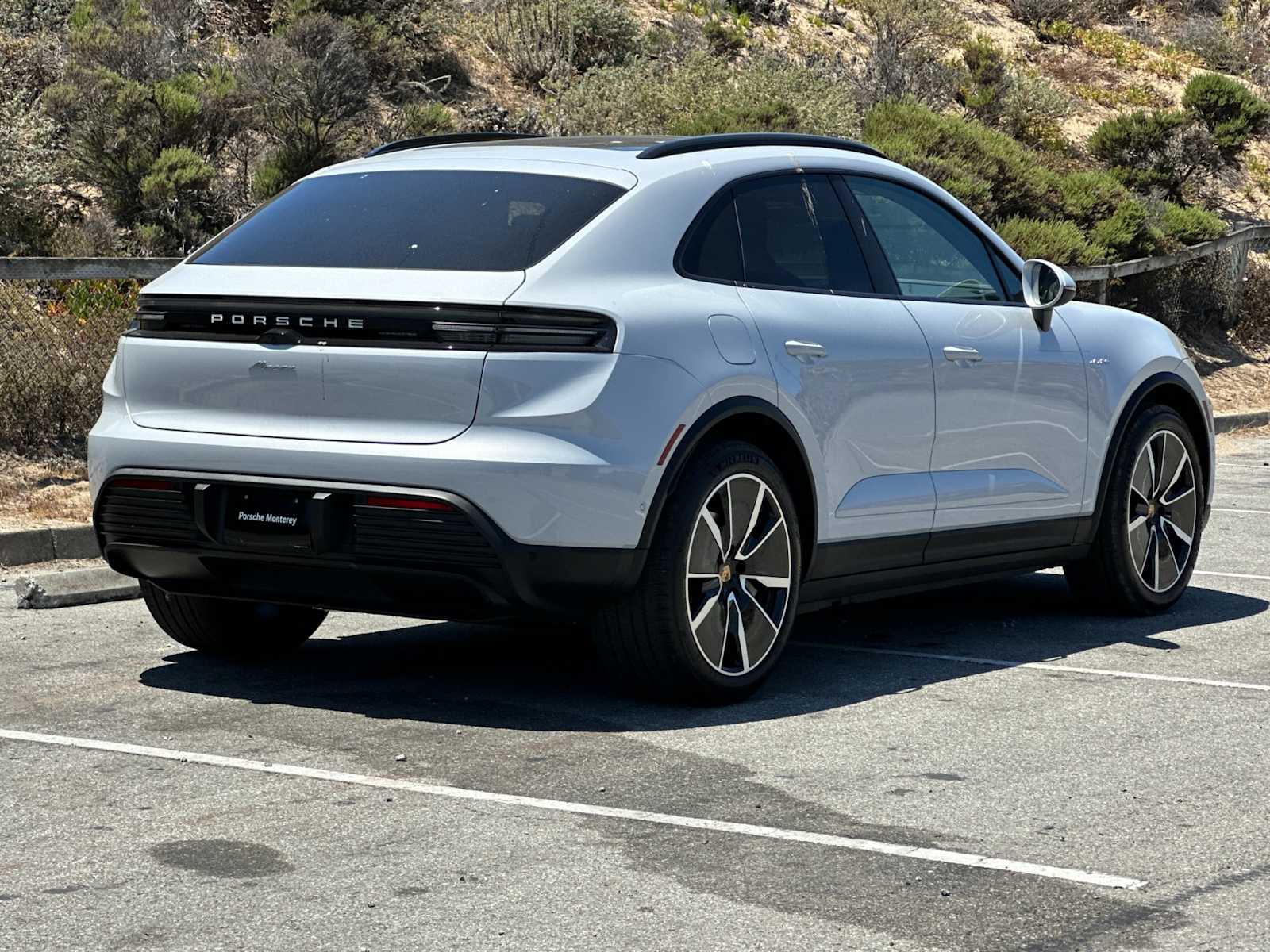 Thumbnail: 2025 Porsche Macan - 7