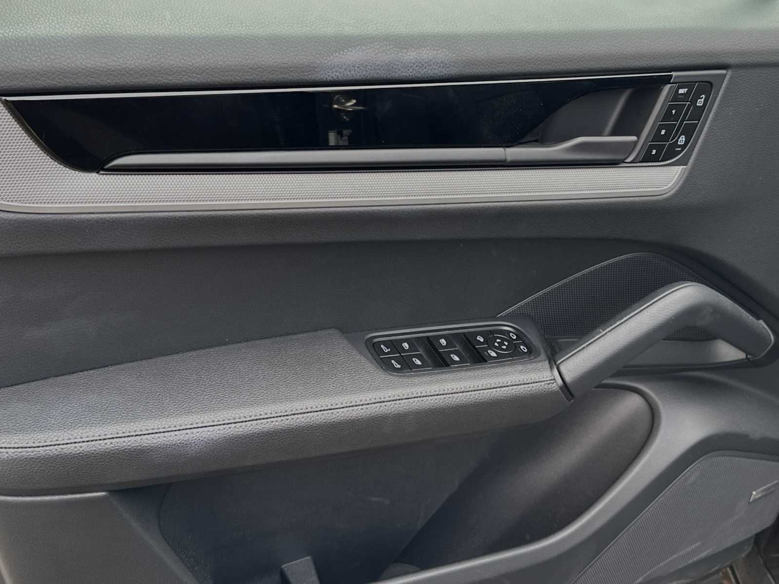 Thumbnail: 2024 Porsche Cayenne - 12