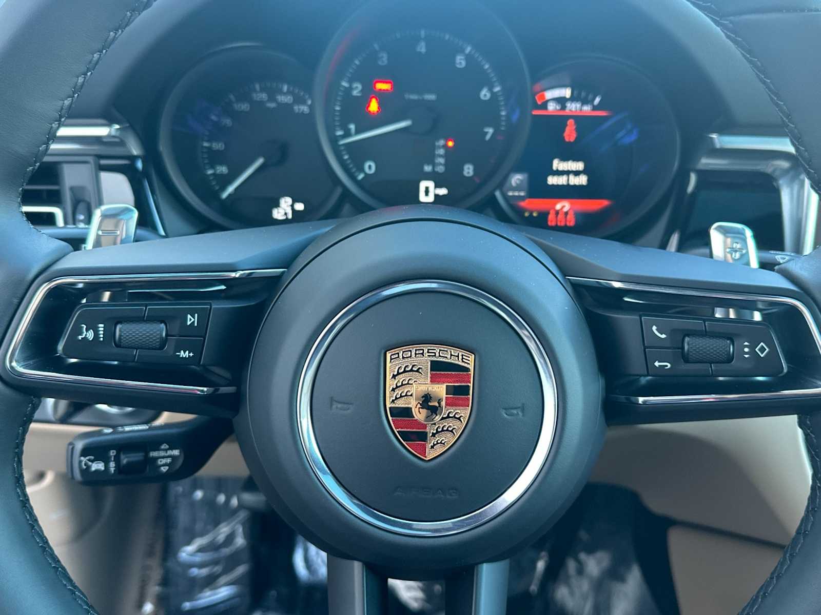 Thumbnail: 2026 Porsche Macan - 26