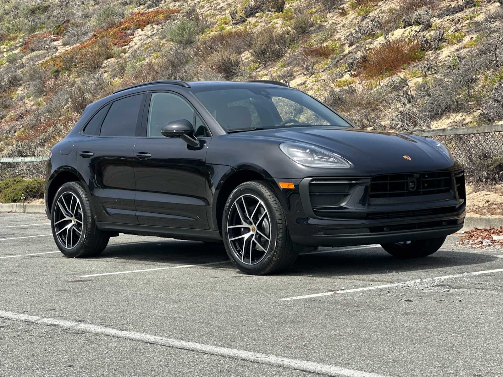 Thumbnail: 2025 Porsche Macan - 10