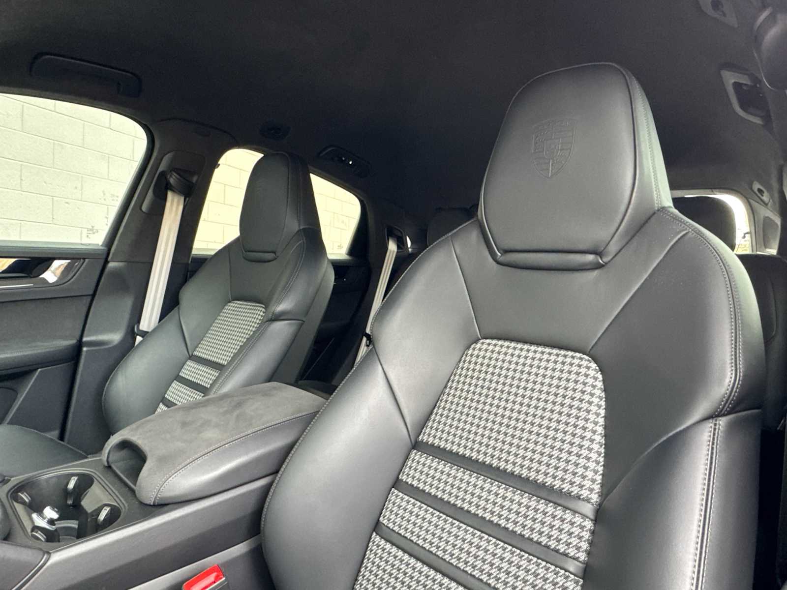 Thumbnail: 2025 Porsche  - 5