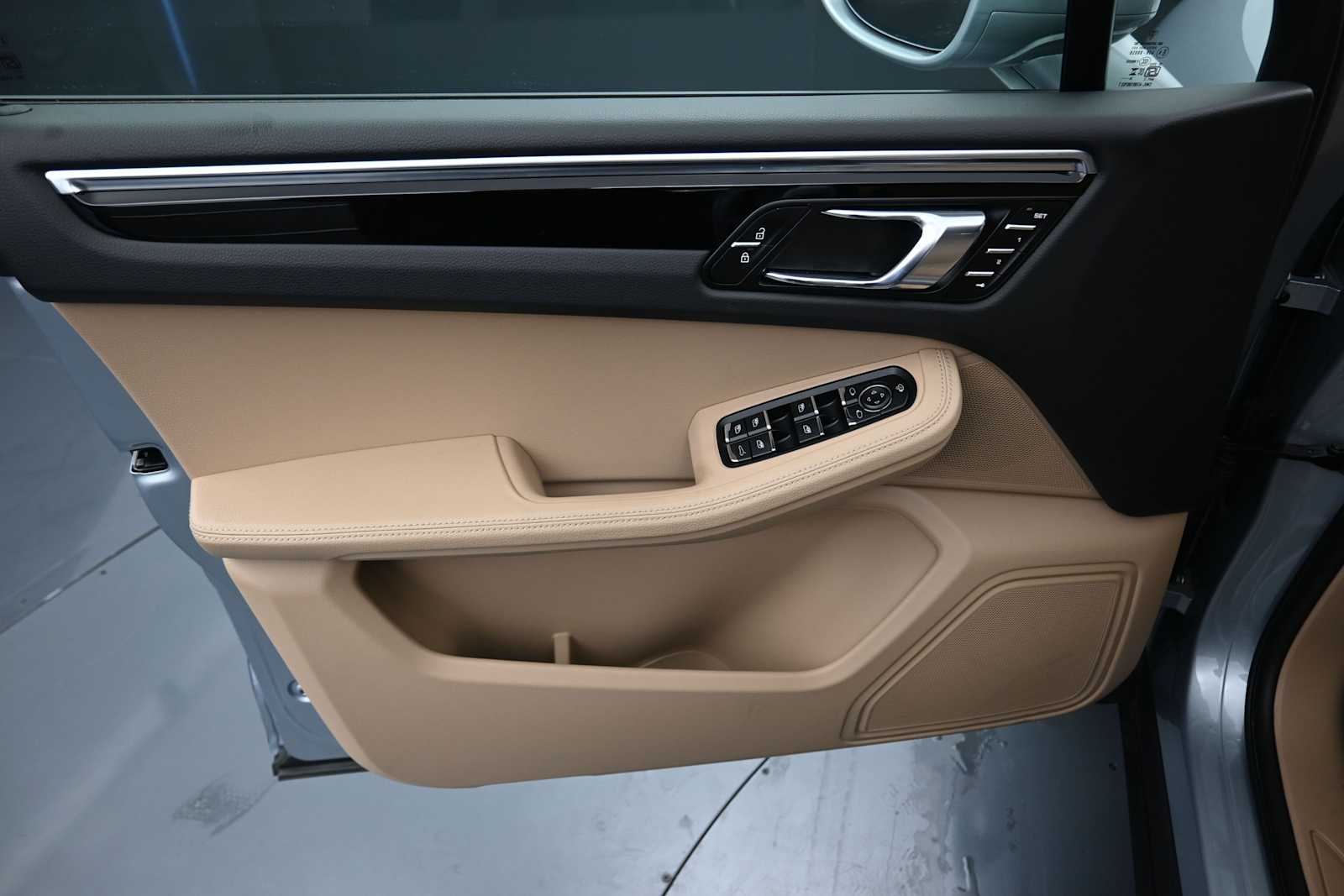 2025 Porsche Macan Base - Photo 7