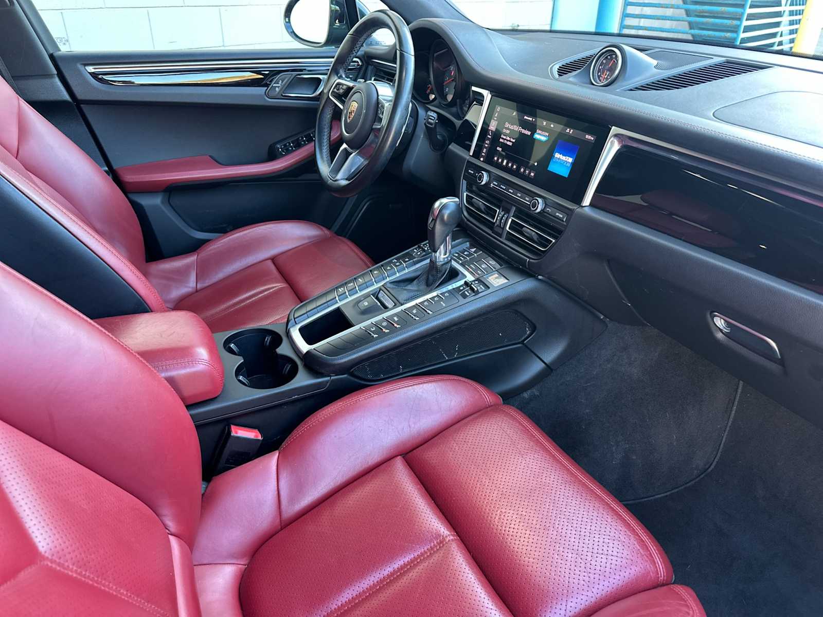 Thumbnail: 2021 Porsche Macan - 17